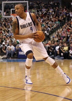 DALLAS - FEBRUARY 17:  Forward Caron Butler #4 of the Dallas Mavericks during play against the Phoenix Suns on February 17, 2010 at American Airlines Center in Dallas, Texas.  NOTE TO USER: User expressly acknowledges and agrees that, by downloading and/o