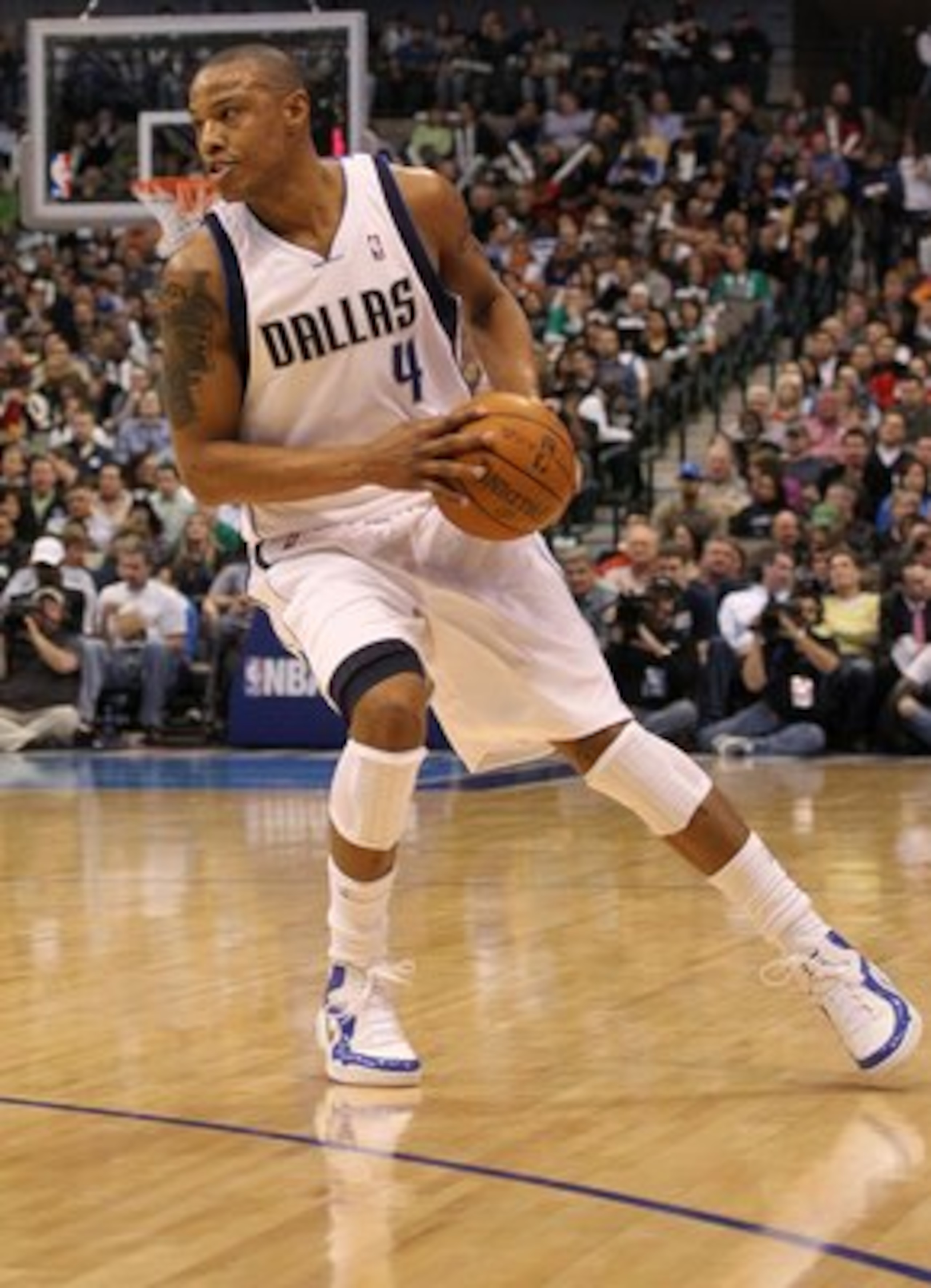 DALLAS - FEBRUARY 17:  Forward Caron Butler #4 of the Dallas Mavericks during play against the Phoenix Suns on February 17, 2010 at American Airlines Center in Dallas, Texas.  NOTE TO USER: User expressly acknowledges and agrees that, by downloading and/o