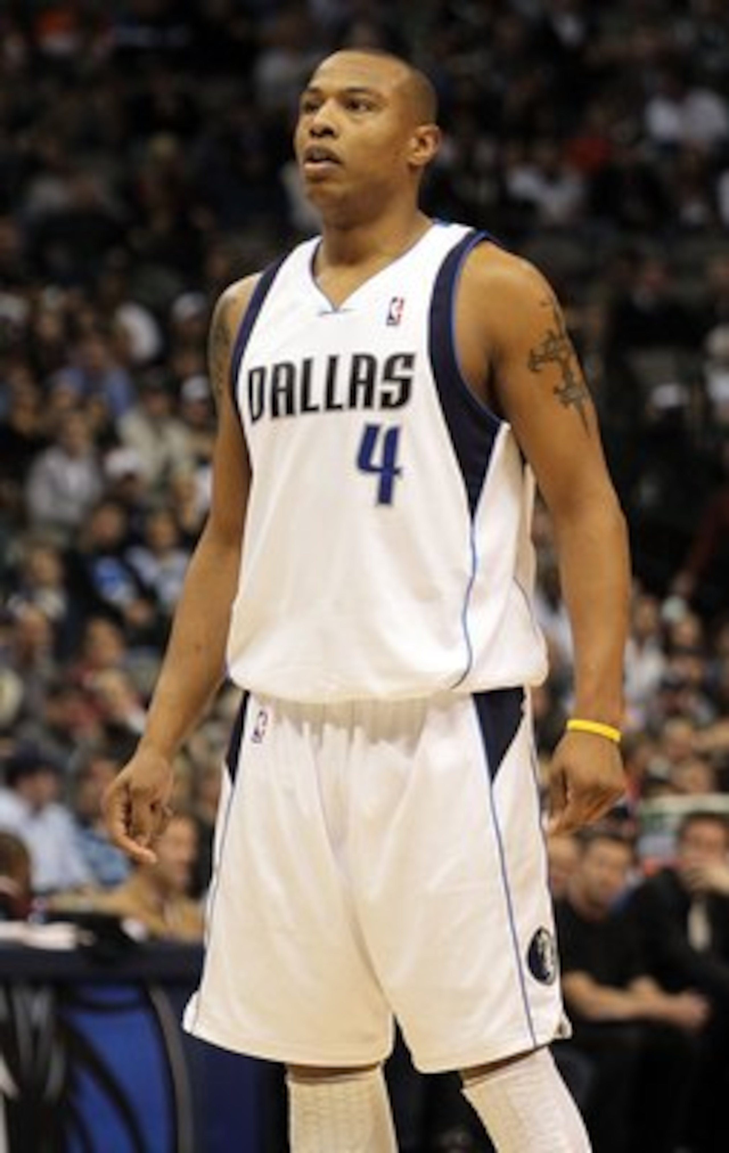 DALLAS - FEBRUARY 17:  Forward Caron Butler #4 of the Dallas Mavericks during play against the Phoenix Suns on February 17, 2010 at American Airlines Center in Dallas, Texas.  NOTE TO USER: User expressly acknowledges and agrees that, by downloading and/o