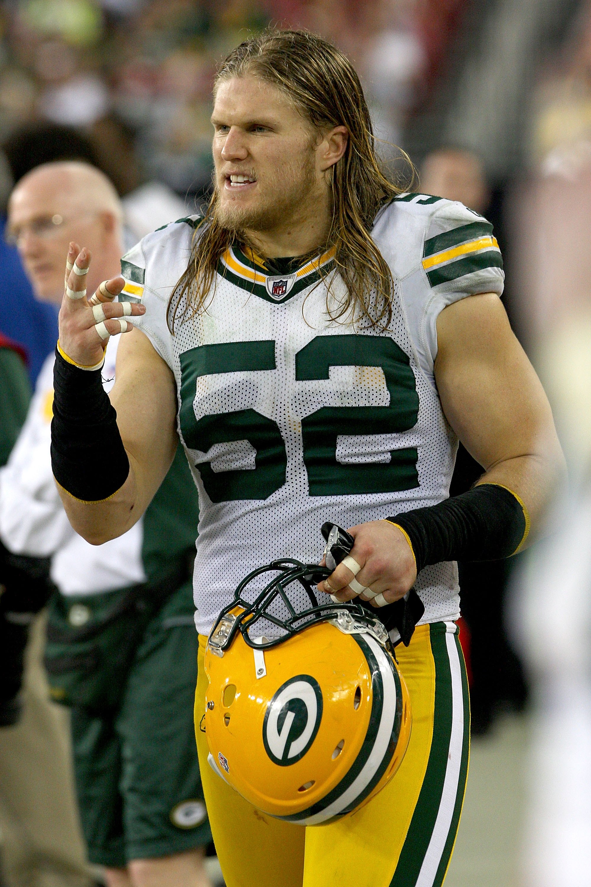 GLENDALE, AZ - JANUARY 03:  Linebacker Clay Matthews #52 of the Green Bay Packers looks on from the sideline against the Arizona Cardinals at University of Phoenix Stadium on January 3, 2010 in Glendale, Arizona.  (Photo by Maxx Wolfson/Getty Images)
