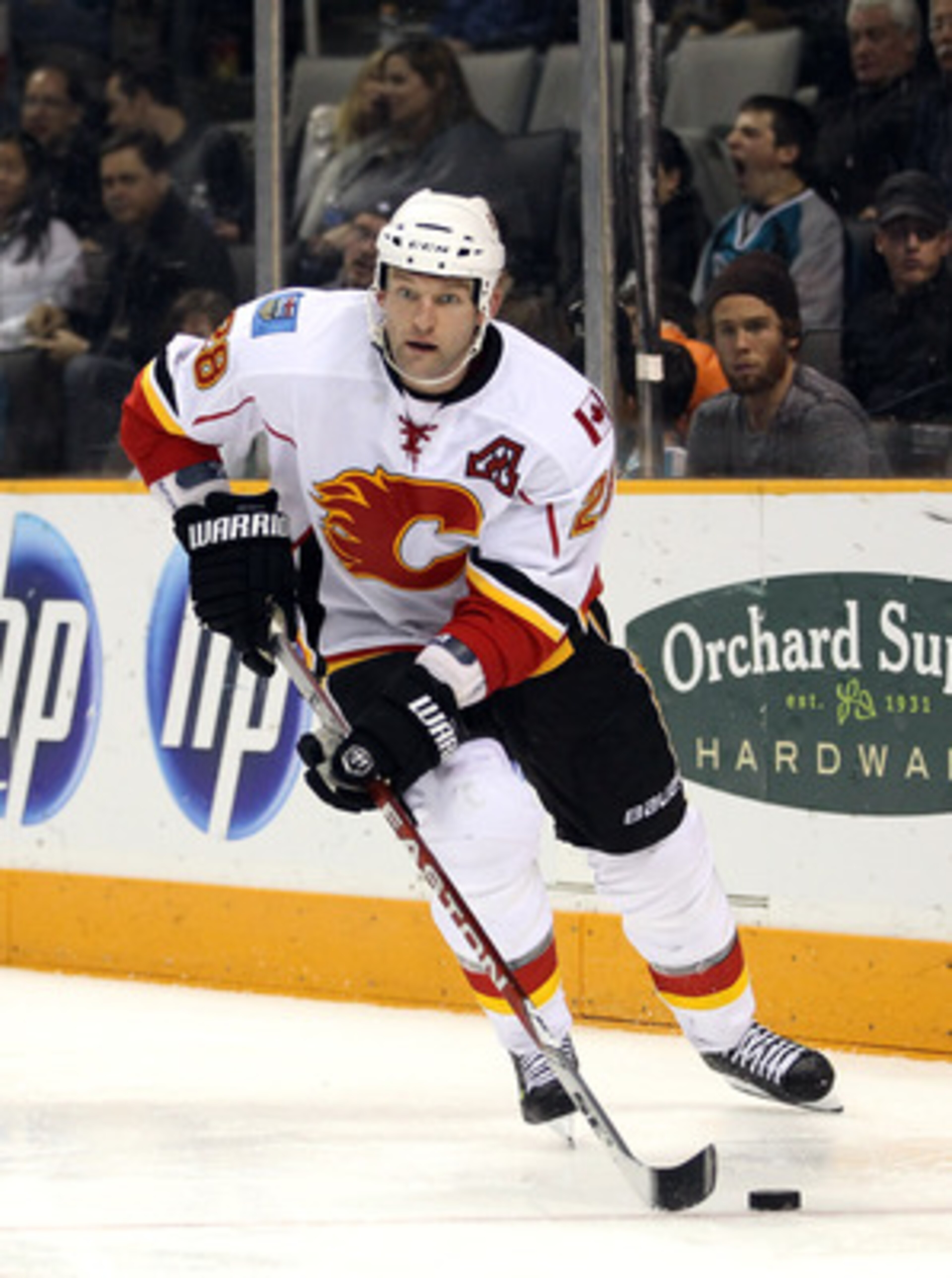 SAN JOSE, CA - MARCH 23:  Robyn Regehr #28 of the Calgary Flames in action against the San Jose Sharks at the HP Pavilion on March 23, 2011 in San Jose, California.  (Photo by Ezra Shaw/Getty Images)