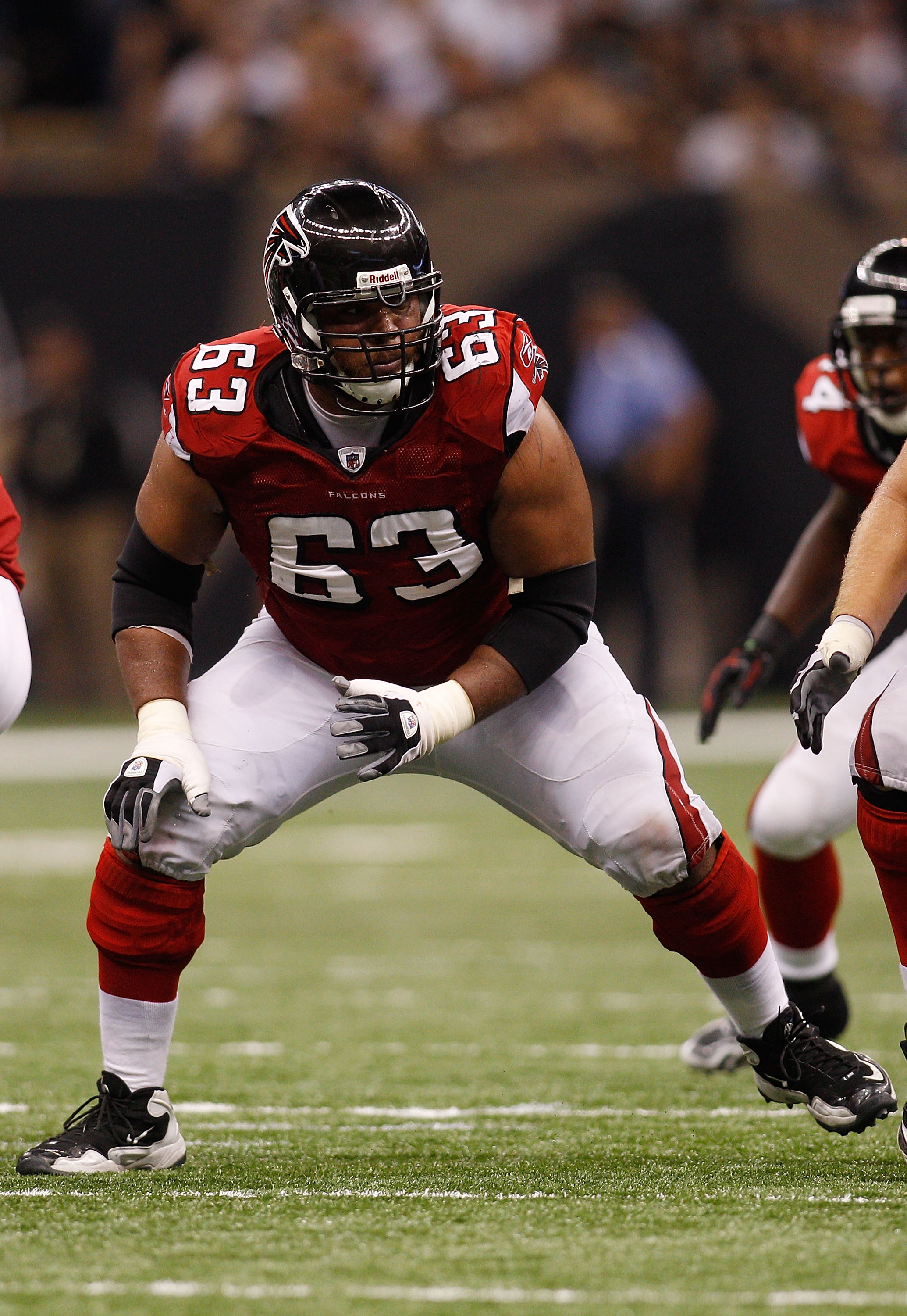 NEW ORLEANS - SEPTEMBER 26:  Justin Blalock  of the Atlanta Falcons in action against the New Orleans Saints at the Louisiana Superdome on September 26, 2010 in New Orleans, Louisiana.  The Falcons defeated the Saints 27-24.  (Photo by Chris Graythen/Gett