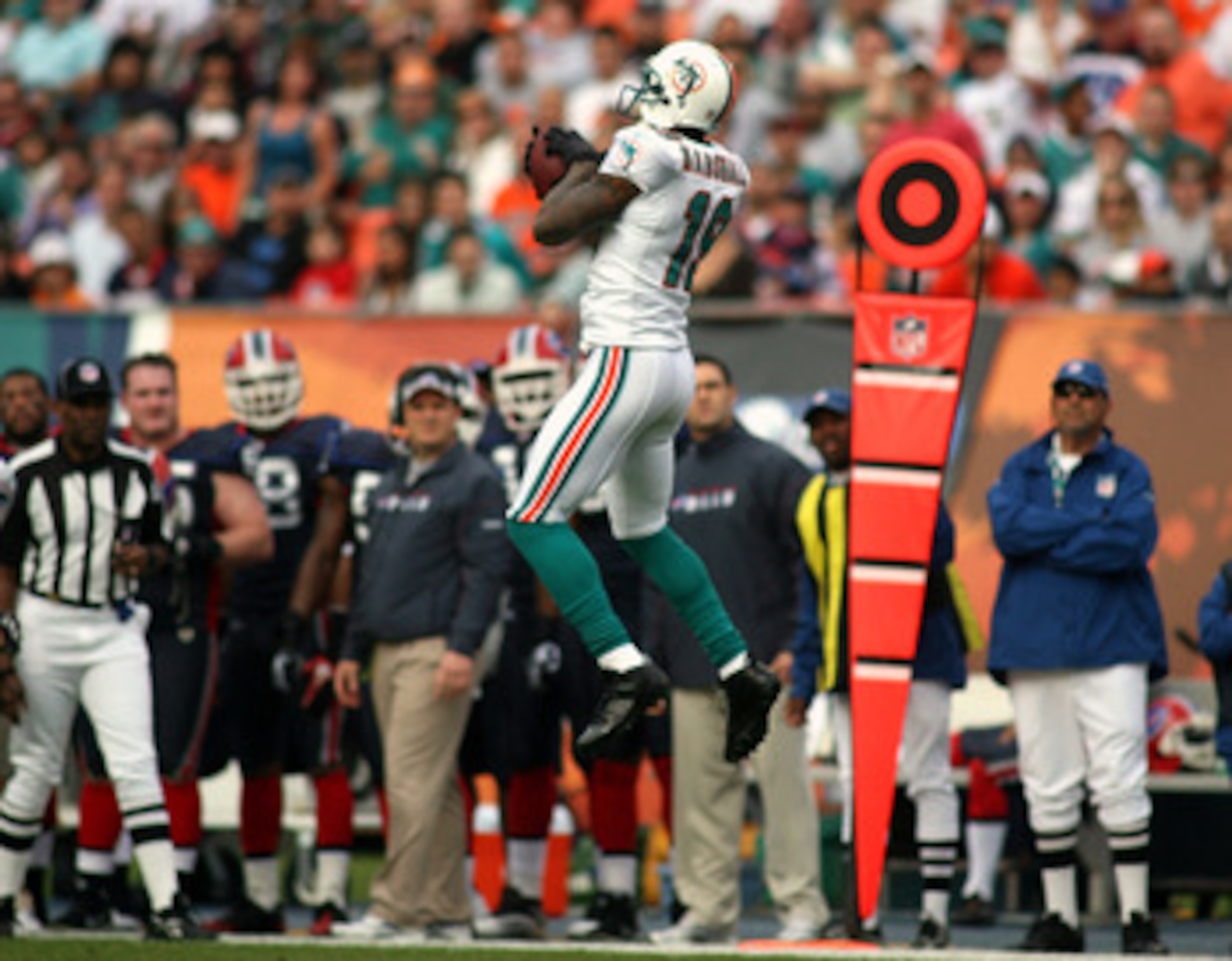 MIAMI, FL - DECEMBER 19:  Receiver Brandon Marshall #19 of the Miami Dolphins makes a catch during a game against the Buffalo Bills at Sun Life Stadium on December 19, 2010 in Miami, Florida. The Bills defeated the Dolphins 17-14.  (Photo by Marc Serota/G