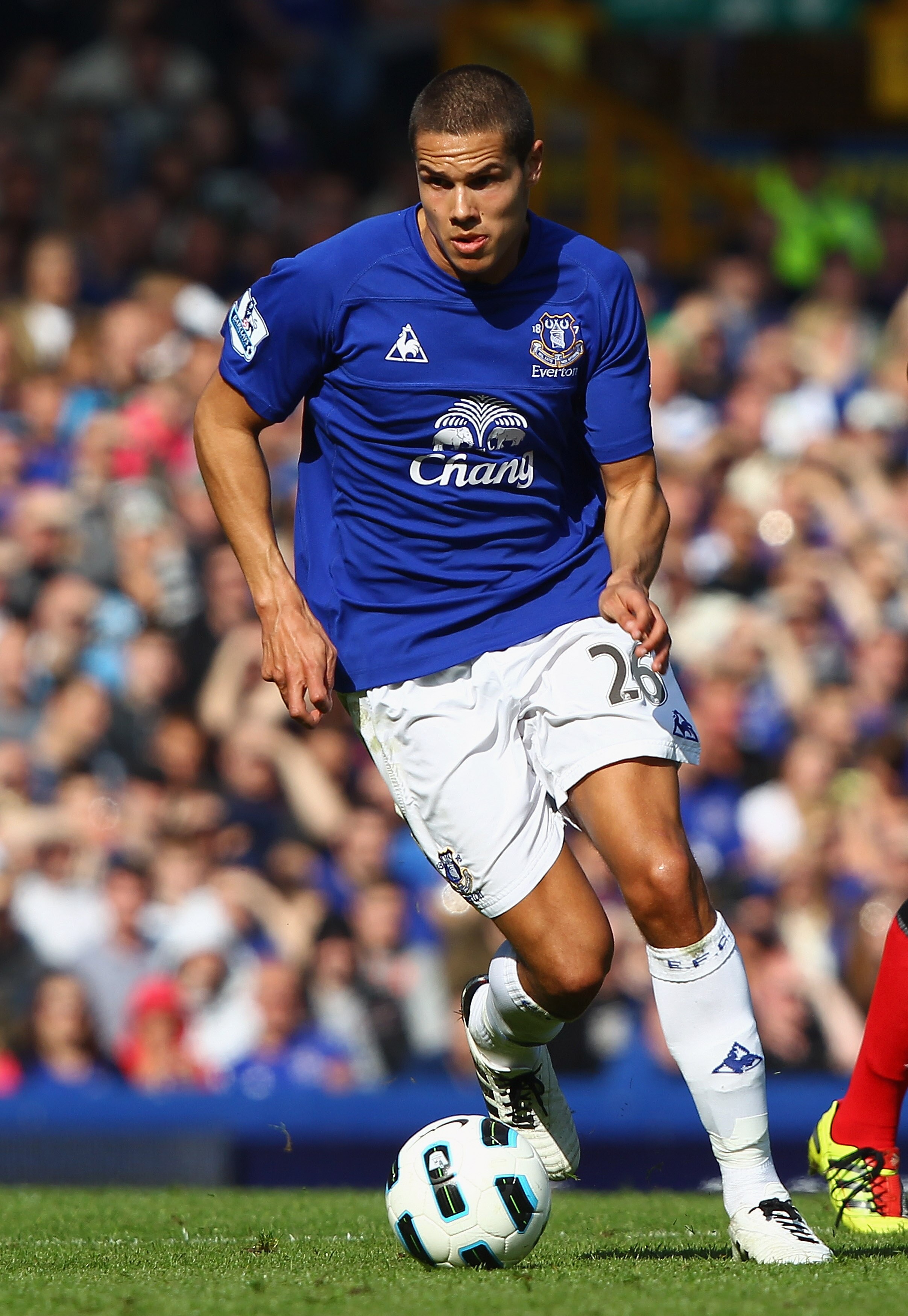LIVERPOOL, ENGLAND - APRIL 16: Jack Rodwell of Everton in action during the Barclays Premier League match between Everton and Blackburn Rovers at Goodison Park on April 16, 2011 in Liverpool, England. (Photo by Clive Brunskill/Getty Images) LIVERPOOL, ENGLAND - APRIL 16: Jack Rodwell of Everton in action during the Barclays Premier League match between Everton and Blackburn Rovers at Goodison Park on April 16, 2011 in Liverpool, England. (Photo by Clive Brunskill/Getty Images)