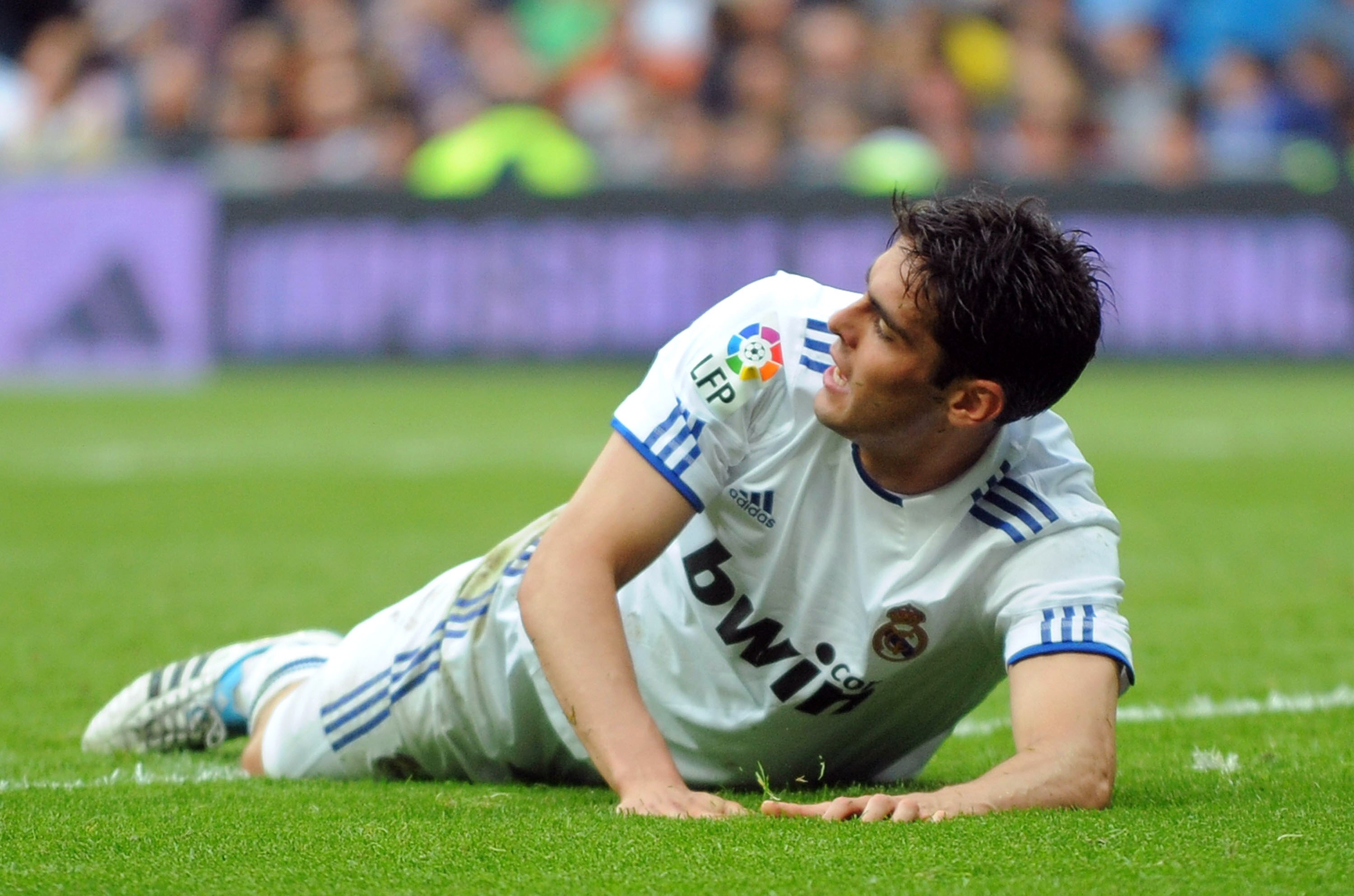 MADRID, SPAIN - APRIL 30:  Kaka of Real Madrid reacts during the La Liga between Real Madrid and Real Zaragona at Estadio Santiago Bernabeu on April 30, 2011 in Madrid, Spain.  (Photo by Denis Doyle/Getty Images)