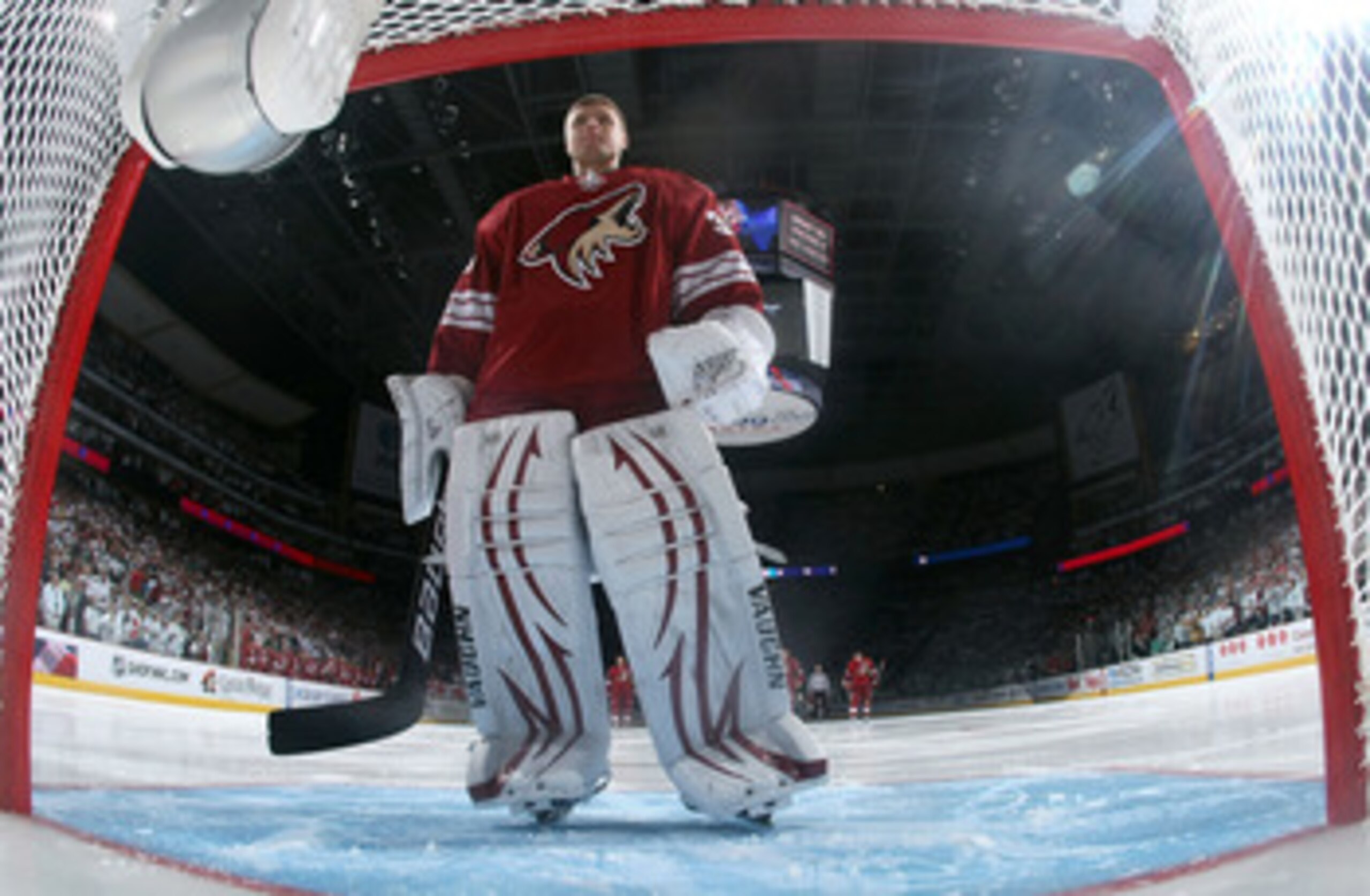 GLENDALE, AZ - APRIL 20:  Goaltender Ilya Bryzgalov #30 of the Phoenix Coyotes in Game Four of the Western Conference Quarterfinals against the Detroit Red Wings during the 2011 NHL Stanley Cup Playoffs at Jobing.com Arena on April 20, 2011 in Glendale, A