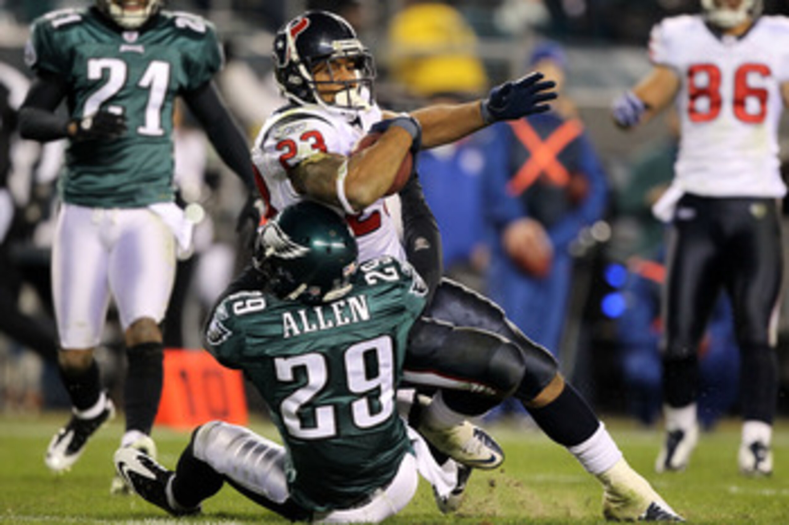 PHILADELPHIA, PA - DECEMBER 02: Arian Foster #23 of the Houston Texans scores on a 14-yard touchdown reception in the third quarter against Nate Allen #29 of the Philadelphia Eagles at Lincoln Financial Field on December 2, 2010 in Philadelphia, Pennsylv PHILADELPHIA, PA - DECEMBER 02: Arian Foster #23 of the Houston Texans scores on a 14-yard touchdown reception in the third quarter against Nate Allen #29 of the Philadelphia Eagles at Lincoln Financial Field on December 2, 2010 in Philadelphia, Pennsylv
