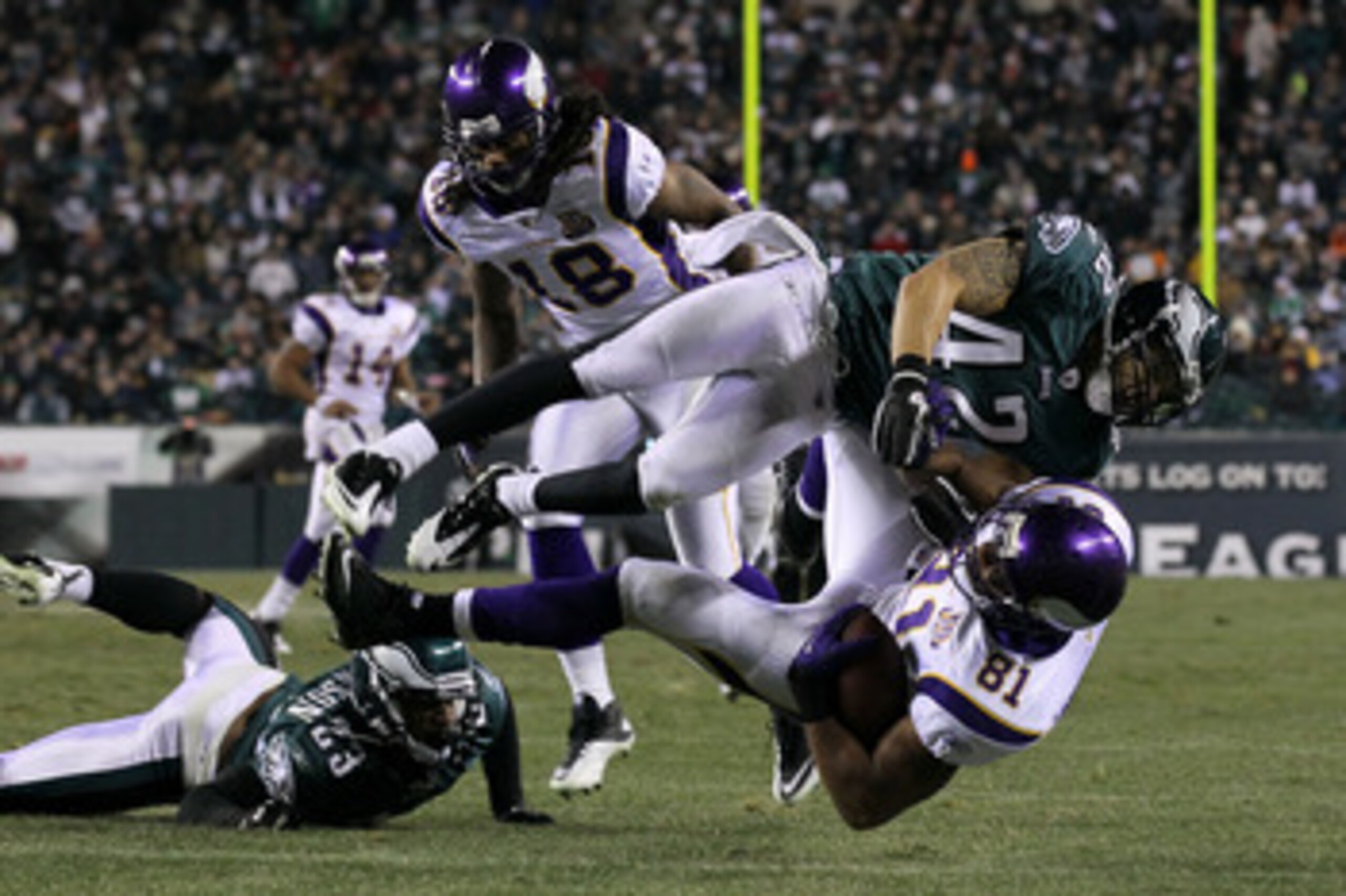 PHILADELPHIA, PA - DECEMBER 28: Kurt Coleman #42 of the Philadelphia Eagles tackles Visanthe Shiancoe #81 of the Minnesota Vikings at Lincoln Financial Field on December 28, 2010 in Philadelphia, Pennsylvania. (Photo by Jim McIsaac/Getty Images) PHILADELPHIA, PA - DECEMBER 28: Kurt Coleman #42 of the Philadelphia Eagles tackles Visanthe Shiancoe #81 of the Minnesota Vikings at Lincoln Financial Field on December 28, 2010 in Philadelphia, Pennsylvania. (Photo by Jim McIsaac/Getty Images)