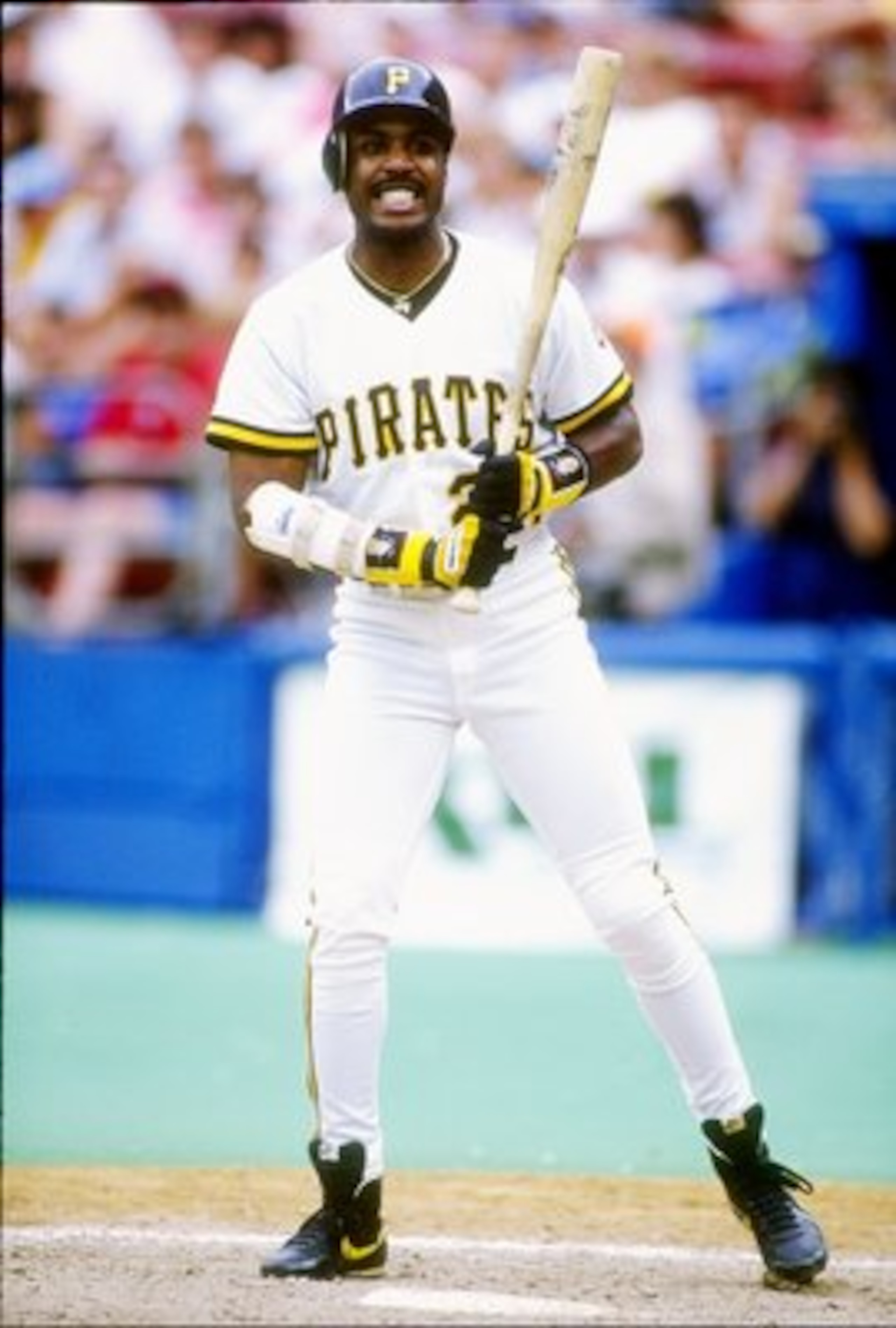 5 Jul 1992:  Left fielder Barry Bonds of the Pittsburgh Pirates watches his shot during a game against the Cincinnati Reds at Three Rivers Stadium in Pittsburgh, Pennsylvania. Mandatory Credit: Jeff Hixon  /Allsport