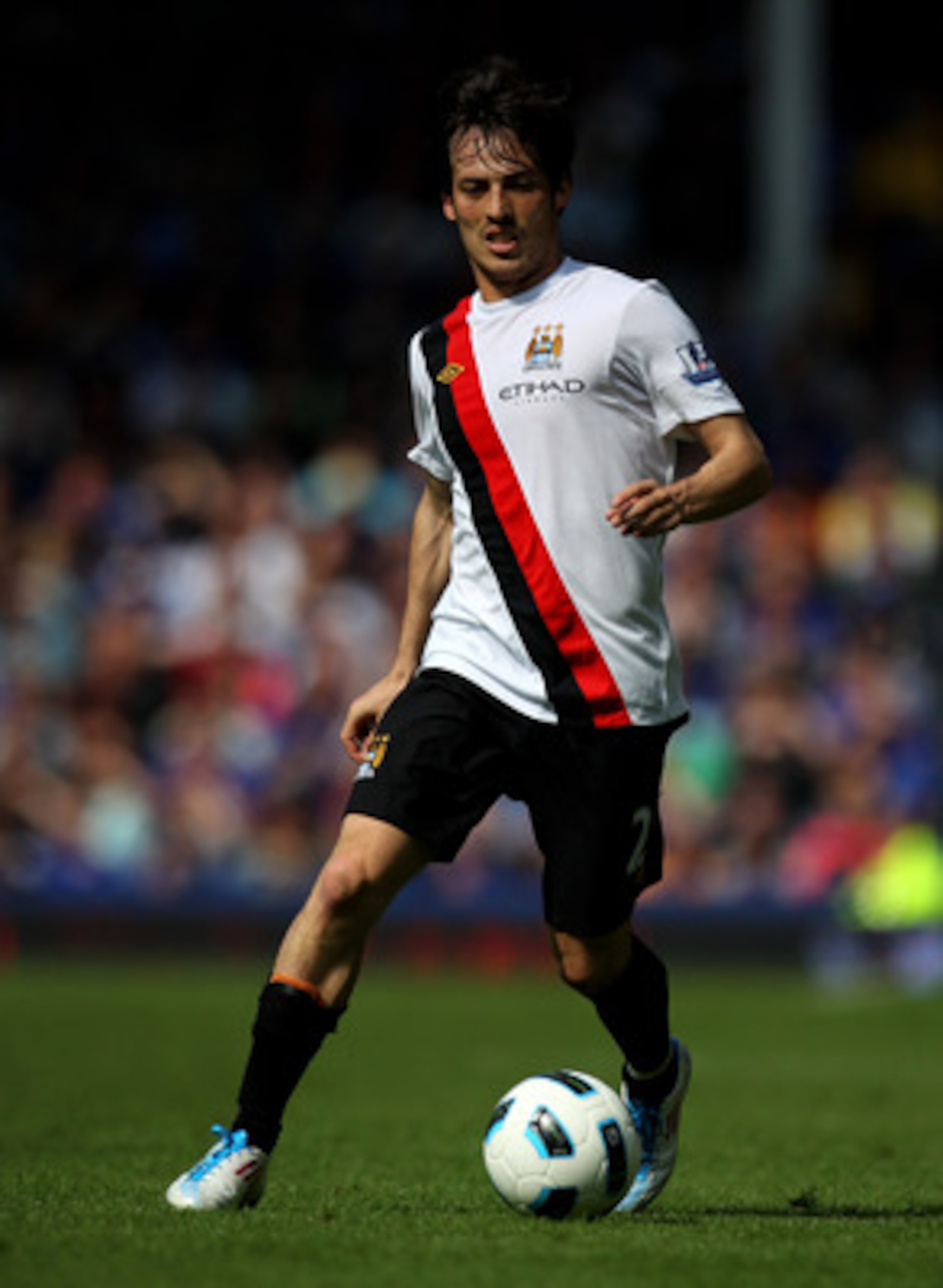 LIVERPOOL, ENGLAND - MAY 07:  David Silva of Manchester City in action during the Barclays Premier League match between Everton and Manchester City at Goodison Park on May 7, 2011 in Liverpool, England.  (Photo by Alex Livesey/Getty Images)