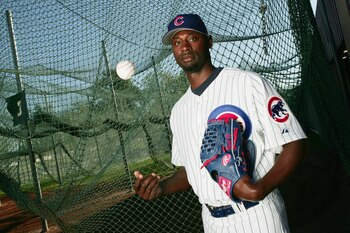 MESA, AZ - FEBRUARY 25:  LaTroy Hawkins #32 of the Chicago Cubs poses during Spring Training Photo Day at Fitch Park on February 25, 2005 in Mesa, Arizona. (Photo by Jed Jacobsohn/Getty Images)