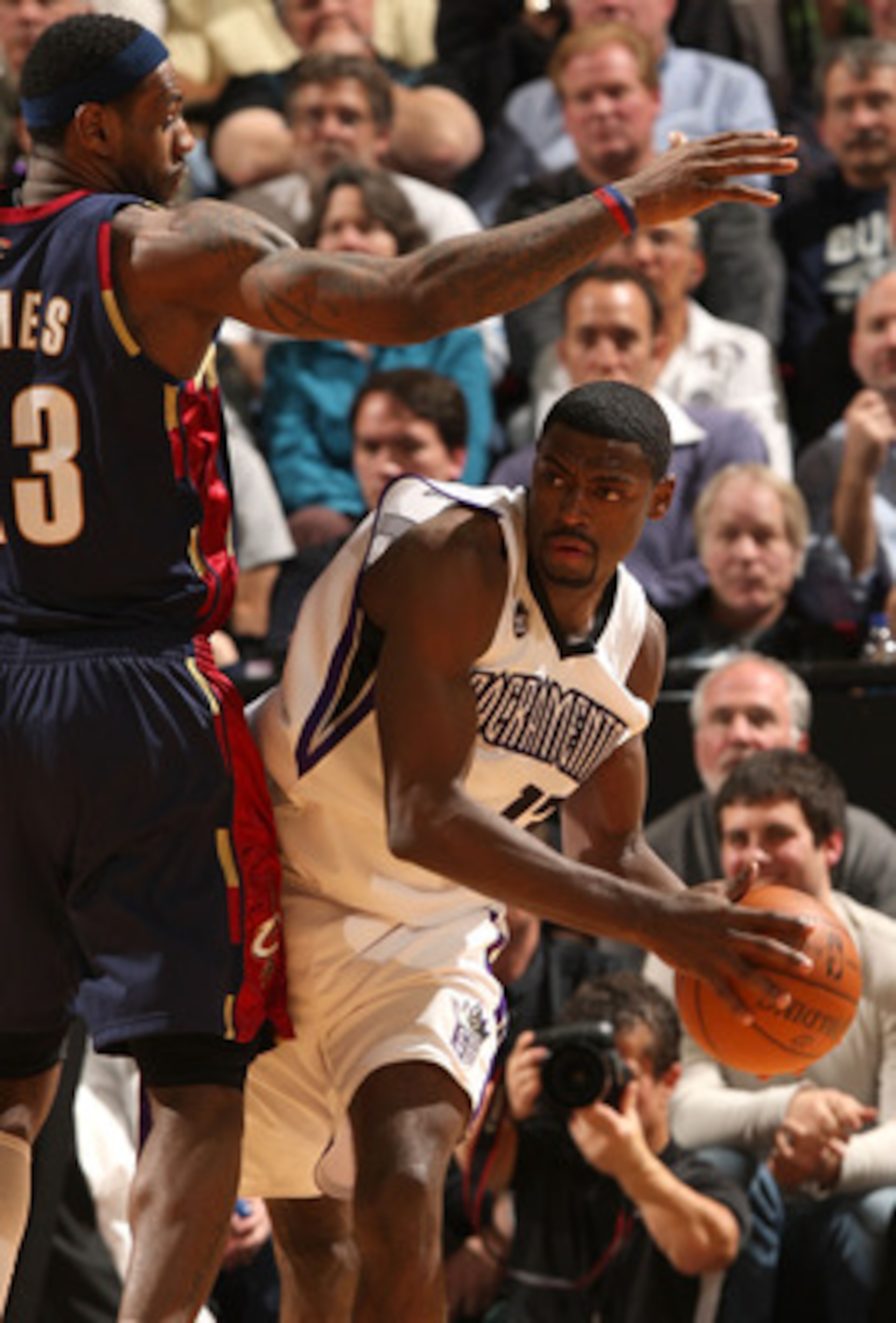 SACRAMENTO, CA - DECEMBER 23: Tyreke Evans #13 of the Sacramento Kings is defended by LeBron James #23 of the Cleveland Cavaliers during an NBA game at ARCO Arena on December 23, 2009 in Sacramento, California. NOTE TO USER: User expressly acknowledges SACRAMENTO, CA - DECEMBER 23: Tyreke Evans #13 of the Sacramento Kings is defended by LeBron James #23 of the Cleveland Cavaliers during an NBA game at ARCO Arena on December 23, 2009 in Sacramento, California. NOTE TO USER: User expressly acknowledges