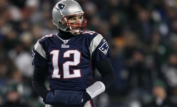 CHICAGO, IL - JANUARY 23:  Charles Woodson #21 of the Green Bay Packers reacts after teammate Sam Shields #37 intercepts a pass late in the second quarter of the NFC Championship Game at Soldier Field on January 23, 2011 in Chicago, Illinois.  (Photo by A