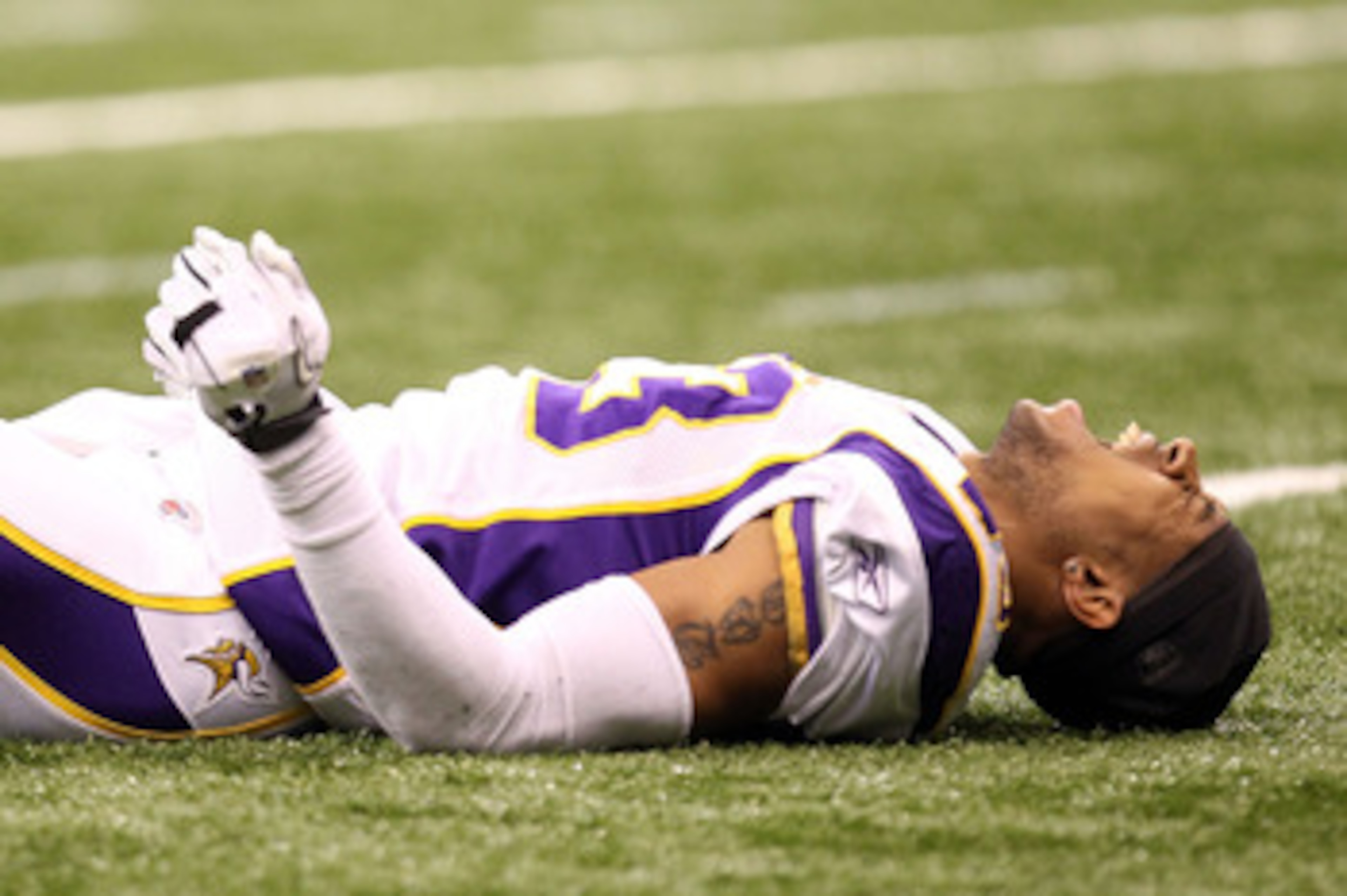 NEW ORLEANS - JANUARY 24:  Cedric Griffin #23 of the Minnesota Vikings reacts after getting injured during the NFC Championship Game at the Louisiana Superdome on January 24, 2010 in New Orleans, Louisiana.  (Photo by Ronald Martinez/Getty Images)