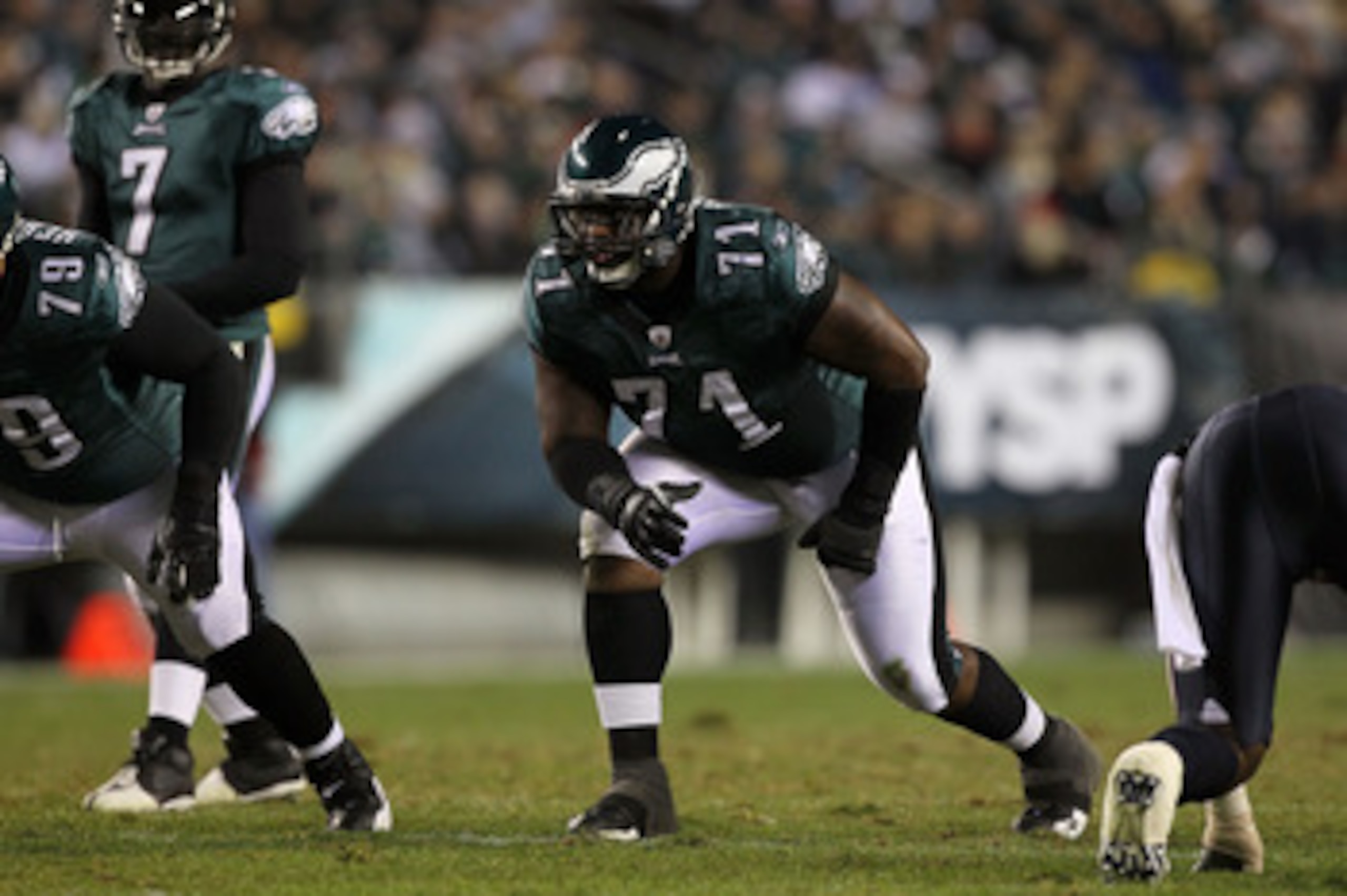 PHILADELPHIA, PA - DECEMBER 02:  Offensive tackle Jason Peters #71 of the Philadelphia Eagles gets set in his stance against the Houston Texans at Lincoln Financial Field on December 2, 2010 in Philadelphia, Pennsylvania.  (Photo by Jim McIsaac/Getty Imag