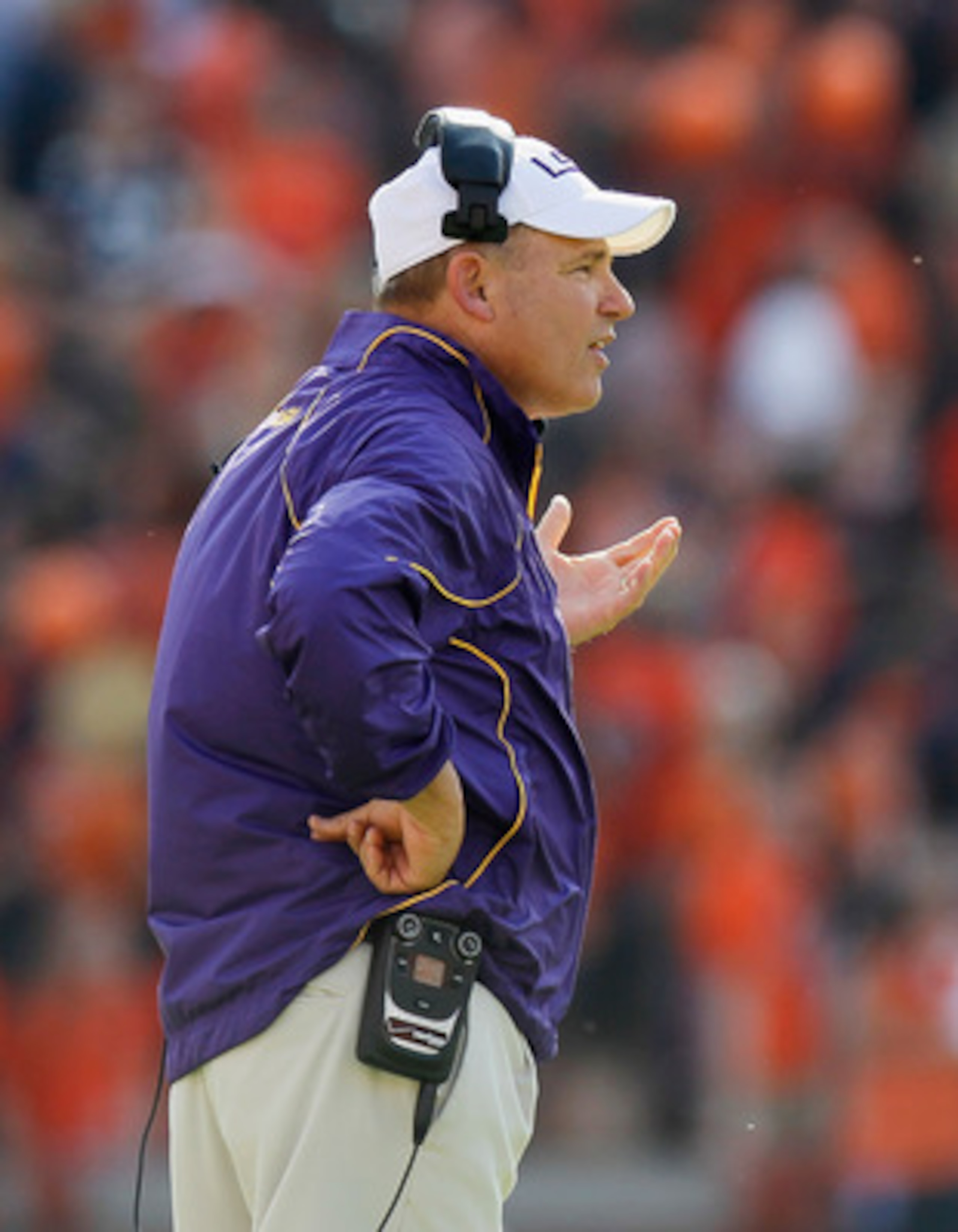 AUBURN, AL - OCTOBER 23:  Head coach Les Miles of the LSU Tigers against the Auburn Tigers at Jordan-Hare Stadium on October 23, 2010 in Auburn, Alabama.  (Photo by Kevin C. Cox/Getty Images)
