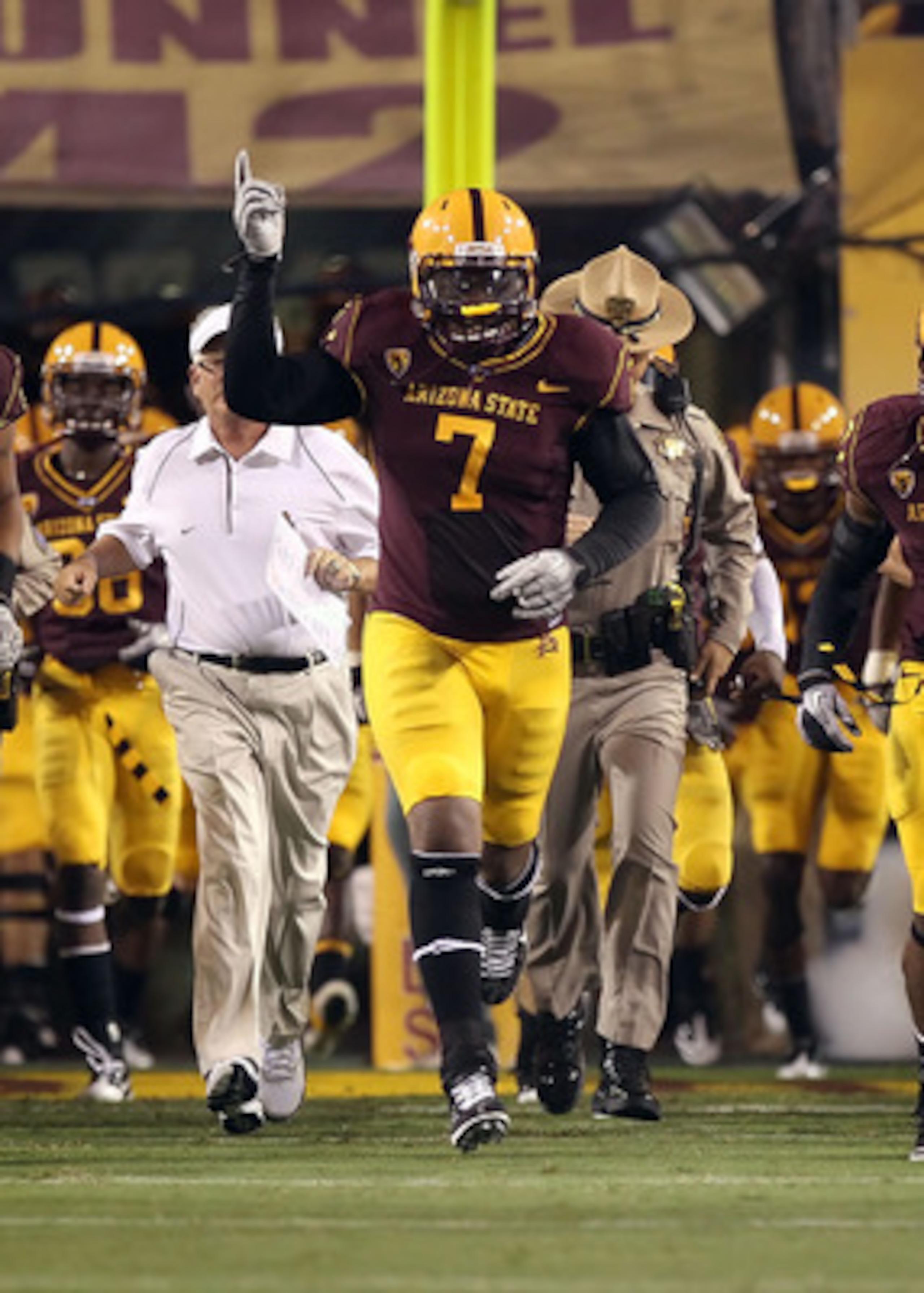 TEMPE, AZ - SEPTEMBER 04: Vontaze Burfict #7 of the Arizona State Sun Devils runs onto the field before the college football game against the Portland State Vikings at Sun Devil Stadium on September 4, 2010 in Tempe, Arizona. The Sun Devils defeated the TEMPE, AZ - SEPTEMBER 04: Vontaze Burfict #7 of the Arizona State Sun Devils runs onto the field before the college football game against the Portland State Vikings at Sun Devil Stadium on September 4, 2010 in Tempe, Arizona. The Sun Devils defeated the