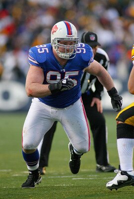 ORCHARD PARK, NY - NOVEMBER 28:  Kyle Williams #95 of the Buffalo Bills plays against the Pittsburgh Steelers at Ralph Wilson Stadium on November 28, 2010 in Orchard Park, New York. Pittsburgh won 19-16 in overtime.  (Photo by Rick Stewart/Getty Images)