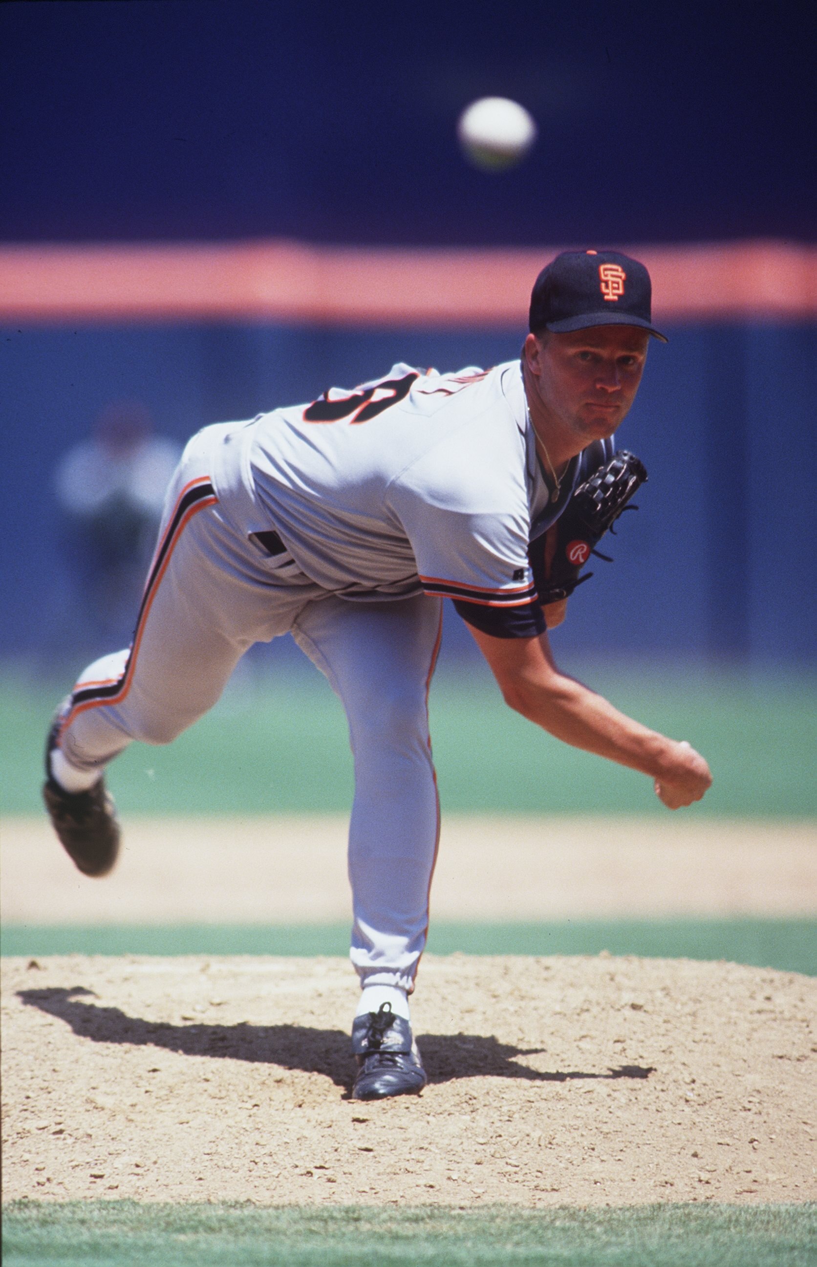 5 AUG 1993:  BILL SWIFT OF THE SAN FRANCISCO GIANTS ON THE PITCHERS MOUND DURING THE GAME AGAINST THE SAN DIEGO PARDES AT JACK MURPHY STADIUM IN SAN DIEGO, CALIFORNIA. Mandatory Credit: Steve Dunn/ALLSPORT