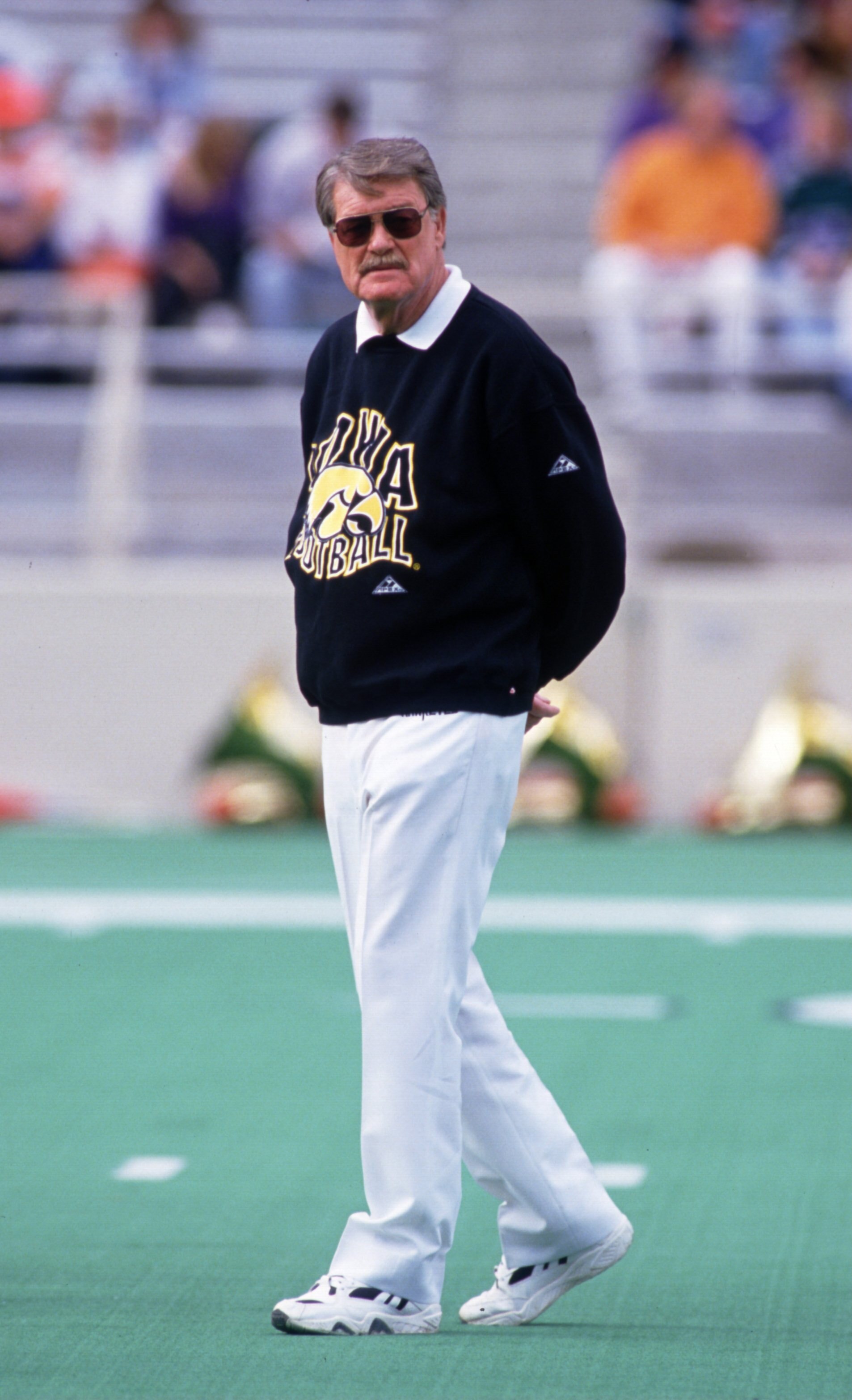 15 Oct 1994: IOWA HEAD COACH HAYDEN FRY DURING THE BUCKEYES 47-7 LOSS TO THE UNIVERSITY OF ILLINOIS AT MEMORIAL STADIUM IN CHAMPAIGN, ILLINOIS.