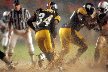 Pittsburgh Steelers Running Back Vernon Haynes # 34 during first half  action against the Miami Dolphins. The playing conditions were tough because of Hurricane Jeanne. Pittsburgh defeated Miami 13-3 at Pro Player Stadium on September 26, 2004 in Miami, F
