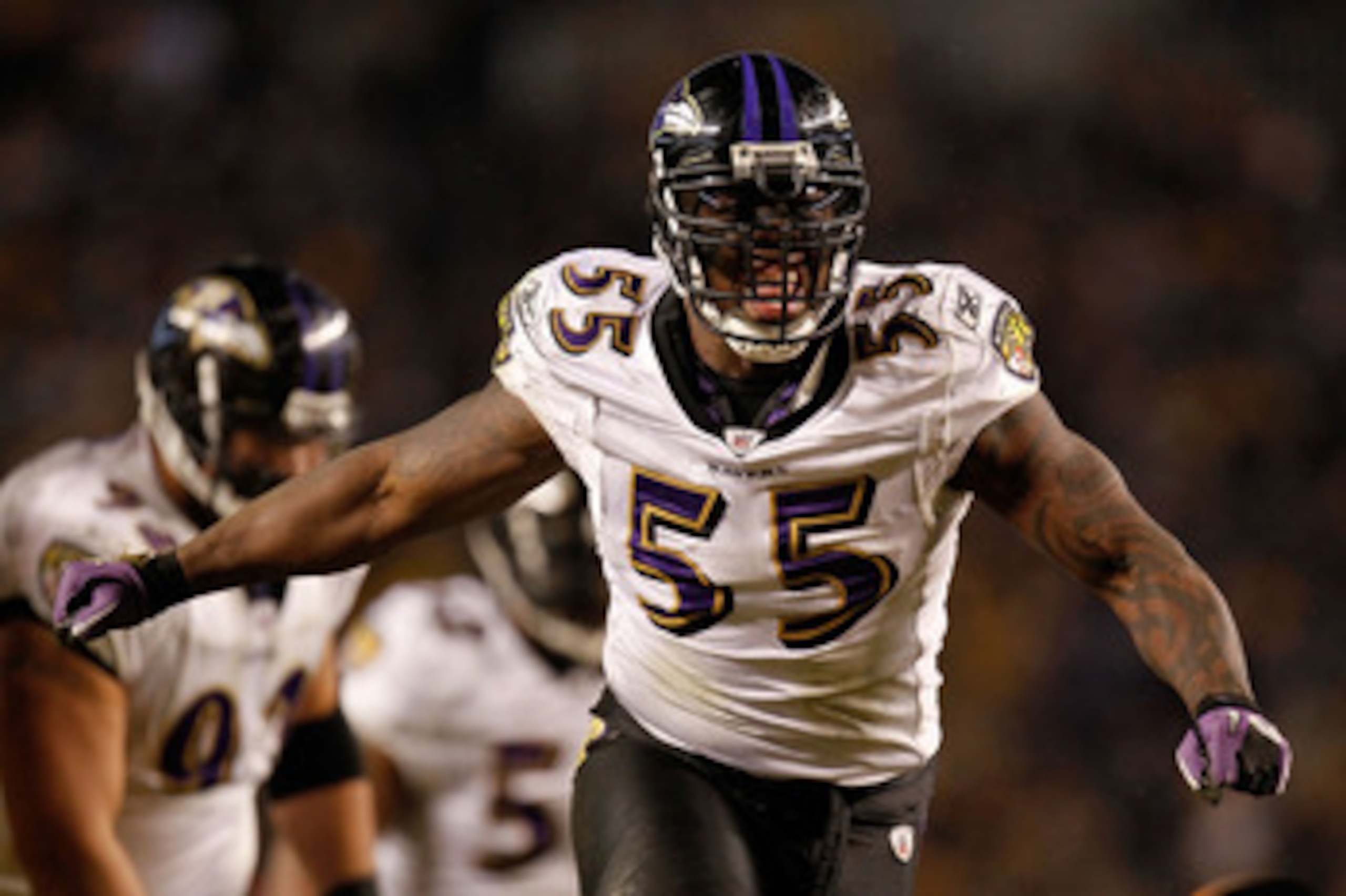 PITTSBURGH, PA - JANUARY 15:  Linebacker Terrell Suggs #55 of the Baltimore Ravens reacts after a play against the Pittsburgh Steelers during the AFC Divisional Playoff Game at Heinz Field on January 15, 2011 in Pittsburgh, Pennsylvania.  (Photo by Gregor