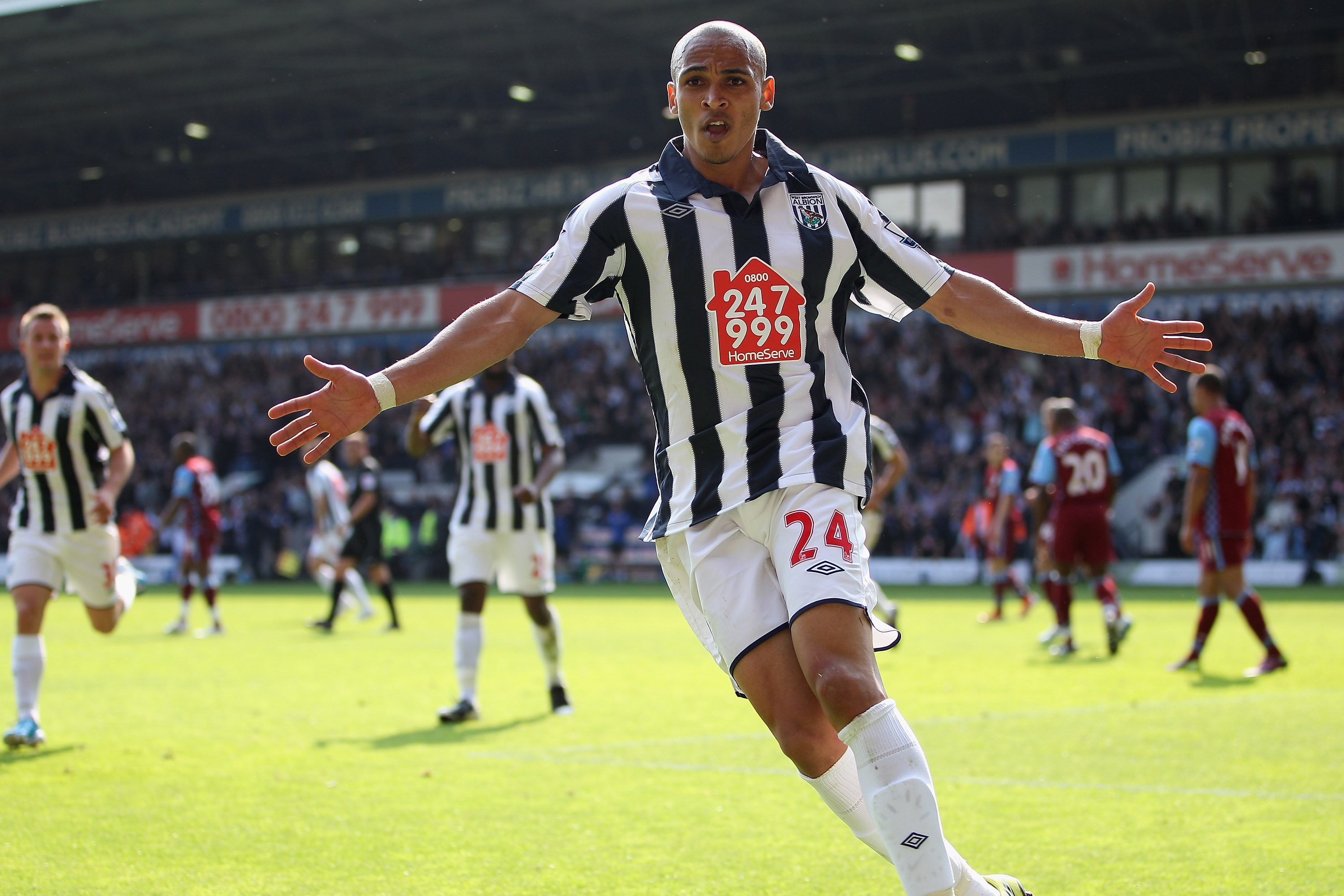 WEST BROMWICH, ENGLAND - APRIL 30:  Peter Odemwingie of West Brom celebrates scoring his sides equalising goal during the Barclays Premier League match between West Bromwich Albion and Aston Villa at The Hawthorns on April 30, 2011 in West Bromwich, Engla