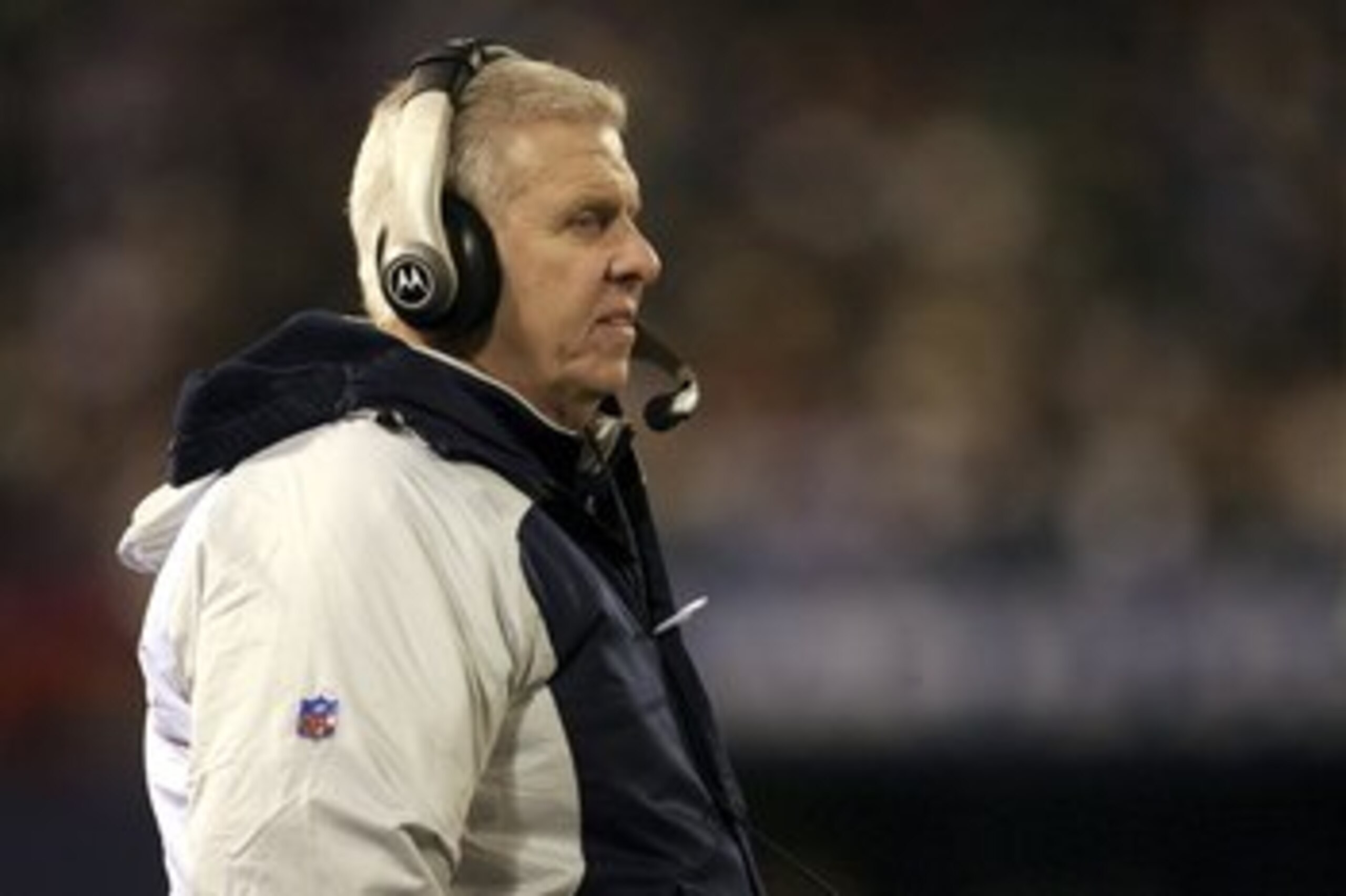 EAST RUTHERFORD, NJ - DECEMBER 03:  Head coach Bill Parcells of the Dallas Cowboys looks on against the New York Giants at Giants Stadium on December 3, 2006 in East Rutherford, New Jersey.  (Photo by Michael Heiman/Getty Images)