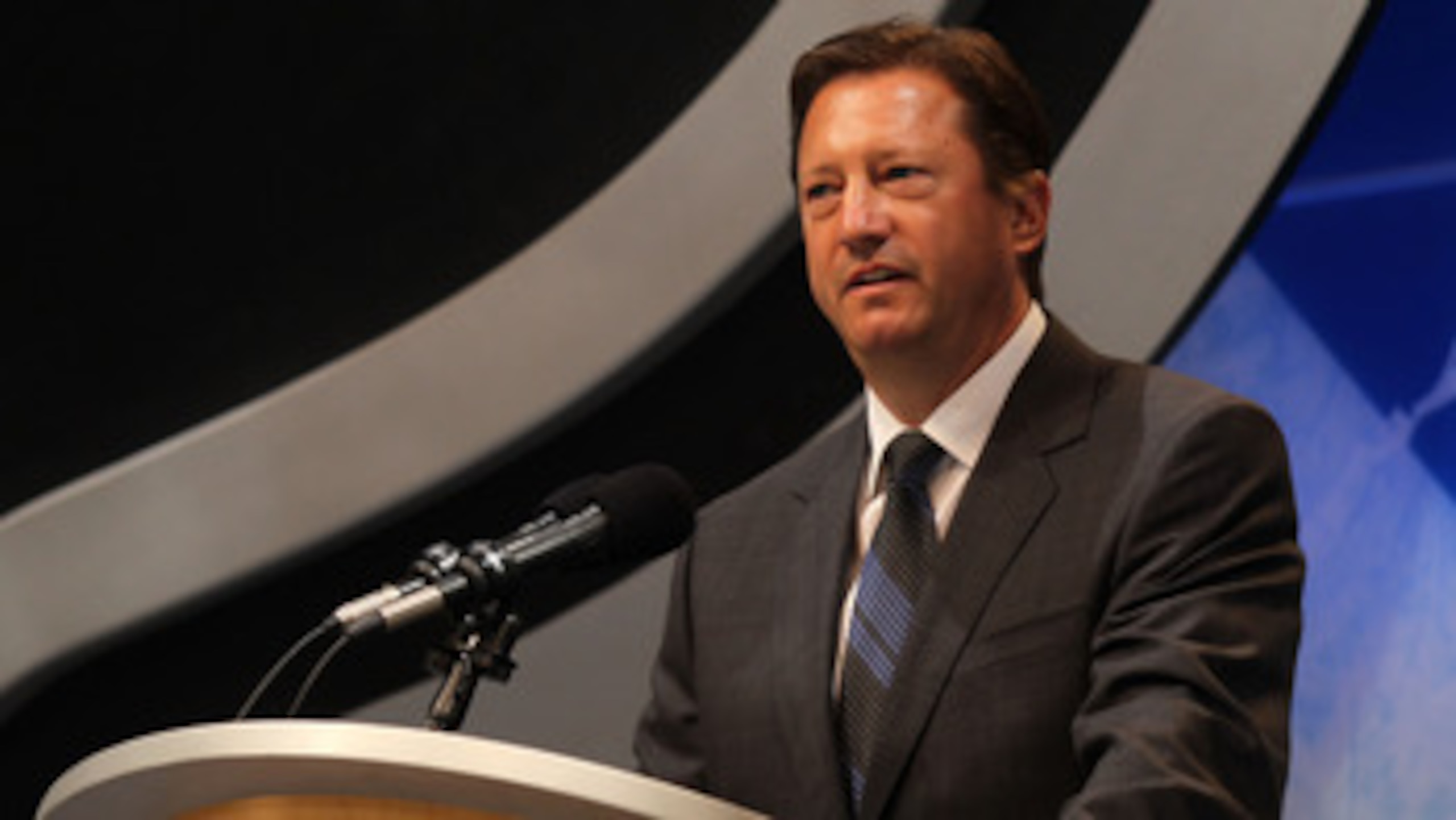 LOS ANGELES, CA - JUNE 25: Edmonton Oilers' General Manager Steve Tambellini speaks during the 2010 NHL Entry Draft at Staples Center on June 25, 2010 in Los Angeles, California. (Photo by Bruce Bennett/Getty Images) LOS ANGELES, CA - JUNE 25: Edmonton Oilers' General Manager Steve Tambellini speaks during the 2010 NHL Entry Draft at Staples Center on June 25, 2010 in Los Angeles, California. (Photo by Bruce Bennett/Getty Images)