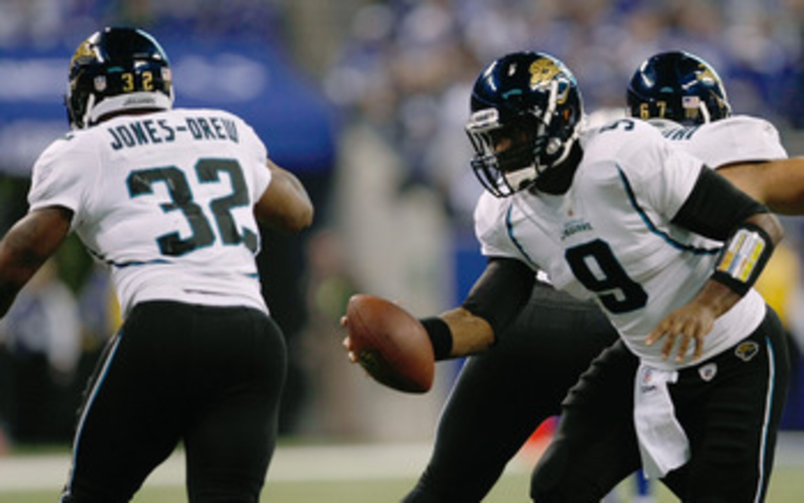 INDIANAPOLIS, IN - DECEMBER 19: David Garrard #9 of the Jacksonville Jaguars hands off to Maurice Jones-Drew #32 against the Indianapolis Colts at Lucas Oil Stadium on December 19, 2010 in Indianapolis, Indiana.  (Photo by Scott Boehm/Getty Images)