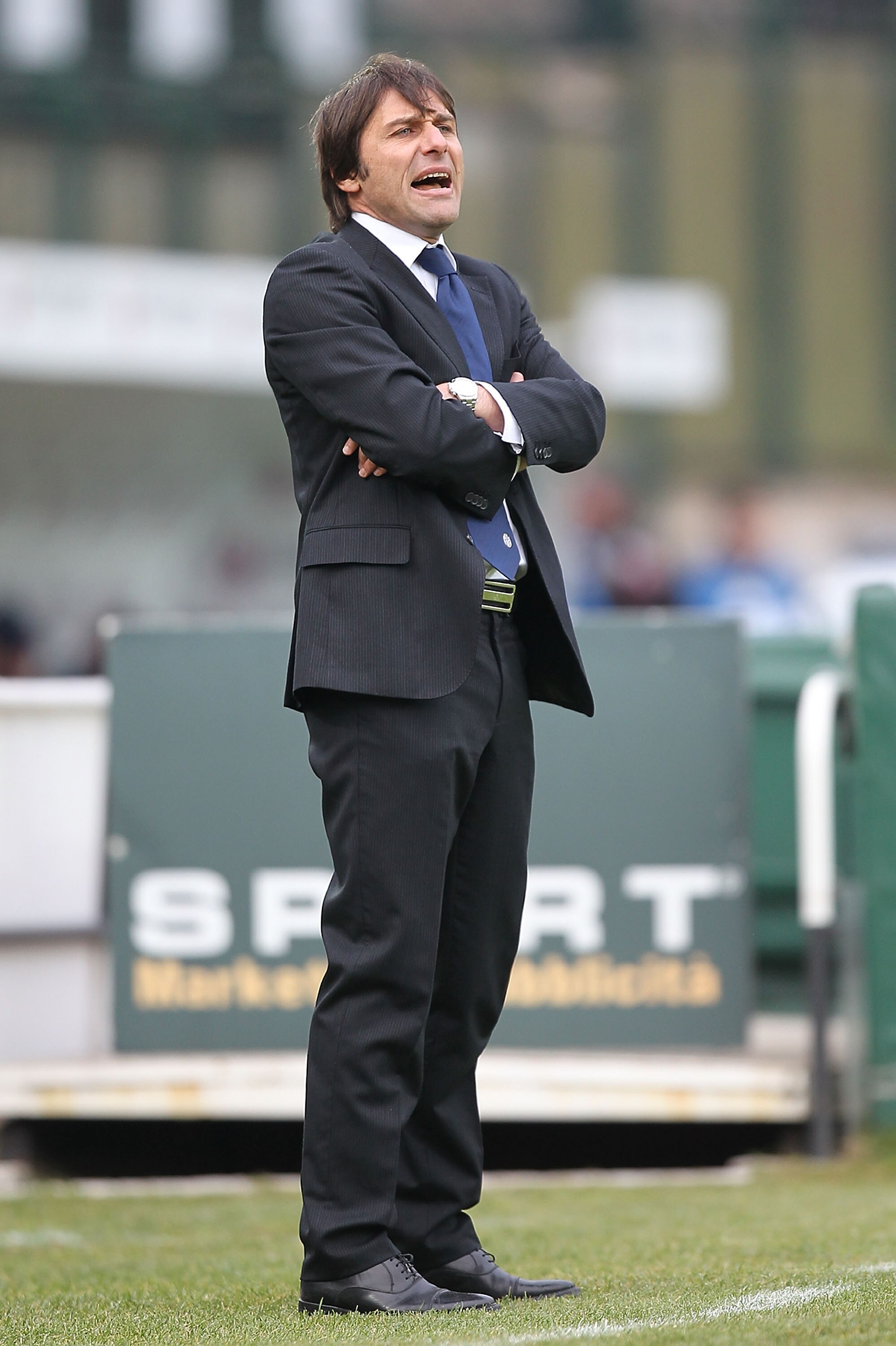 SIENA, ITALY - JANUARY 29:  Siena head coach Antonio Conte gestures during the Serie B match between AC Siena and AS Livorno Calcio at Artemio Franchi - Montepaschi Arena Stadium on January 29, 2011 in Siena, Italy.  (Photo by Gabriele Maltinti/Getty Imag