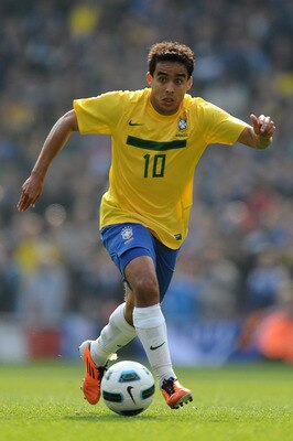 LONDON, ENGLAND - MARCH 27:  Leandro Damiao of Brazil in action during the International friendly match between Brazil and Scotland at Emirates Stadium on March 27, 2011 in London, England.  (Photo by Mike Hewitt/Getty Images)