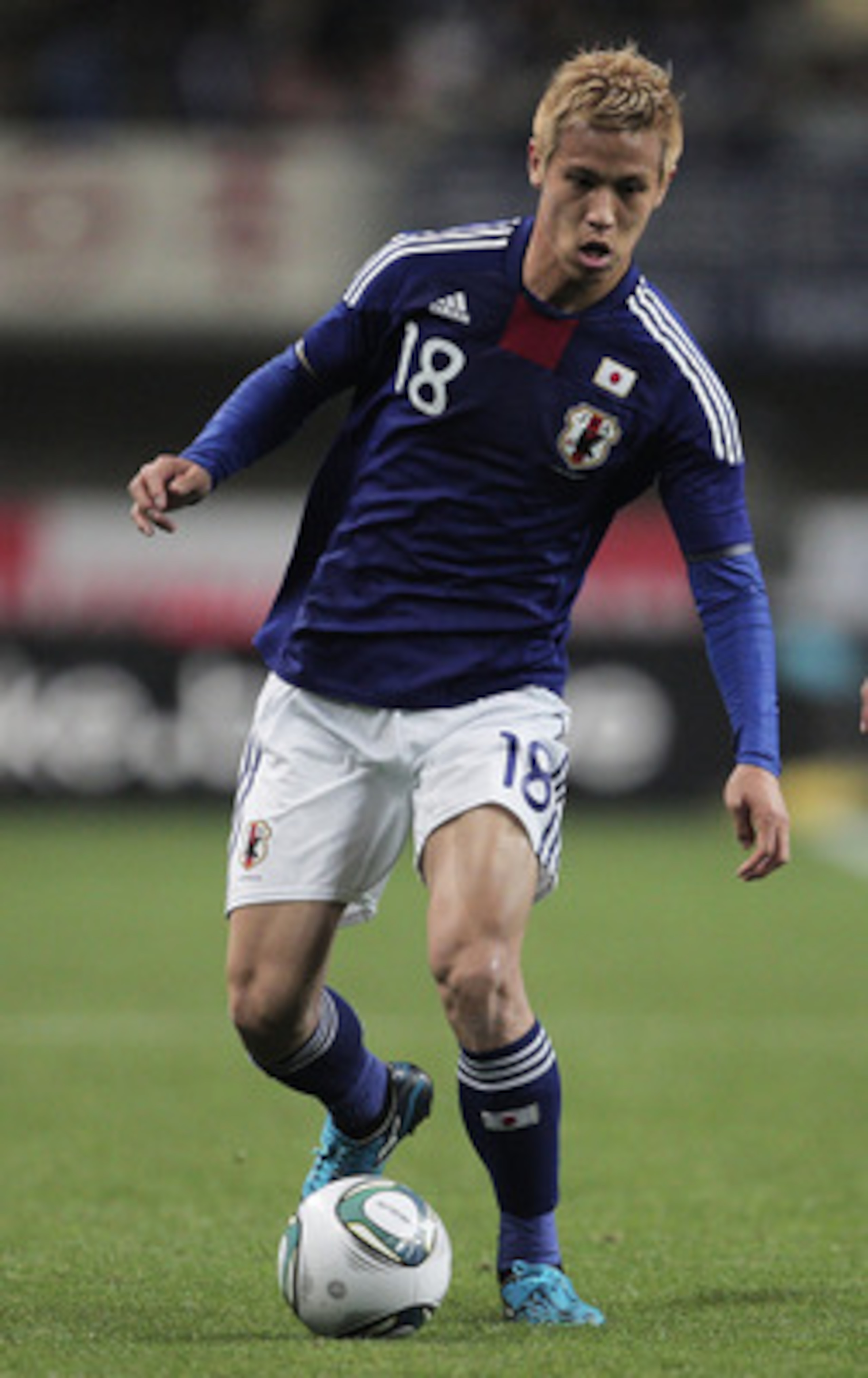 NIIGATA, JAPAN - JUNE 01:  Keisuke Honda in action during the international friendly match between Japan and Peru at Tohoku Denryoku Big Swan Stadium on June 1, 2011 in Niigata, Japan.  (Photo by Adam Pretty/Getty Images)
