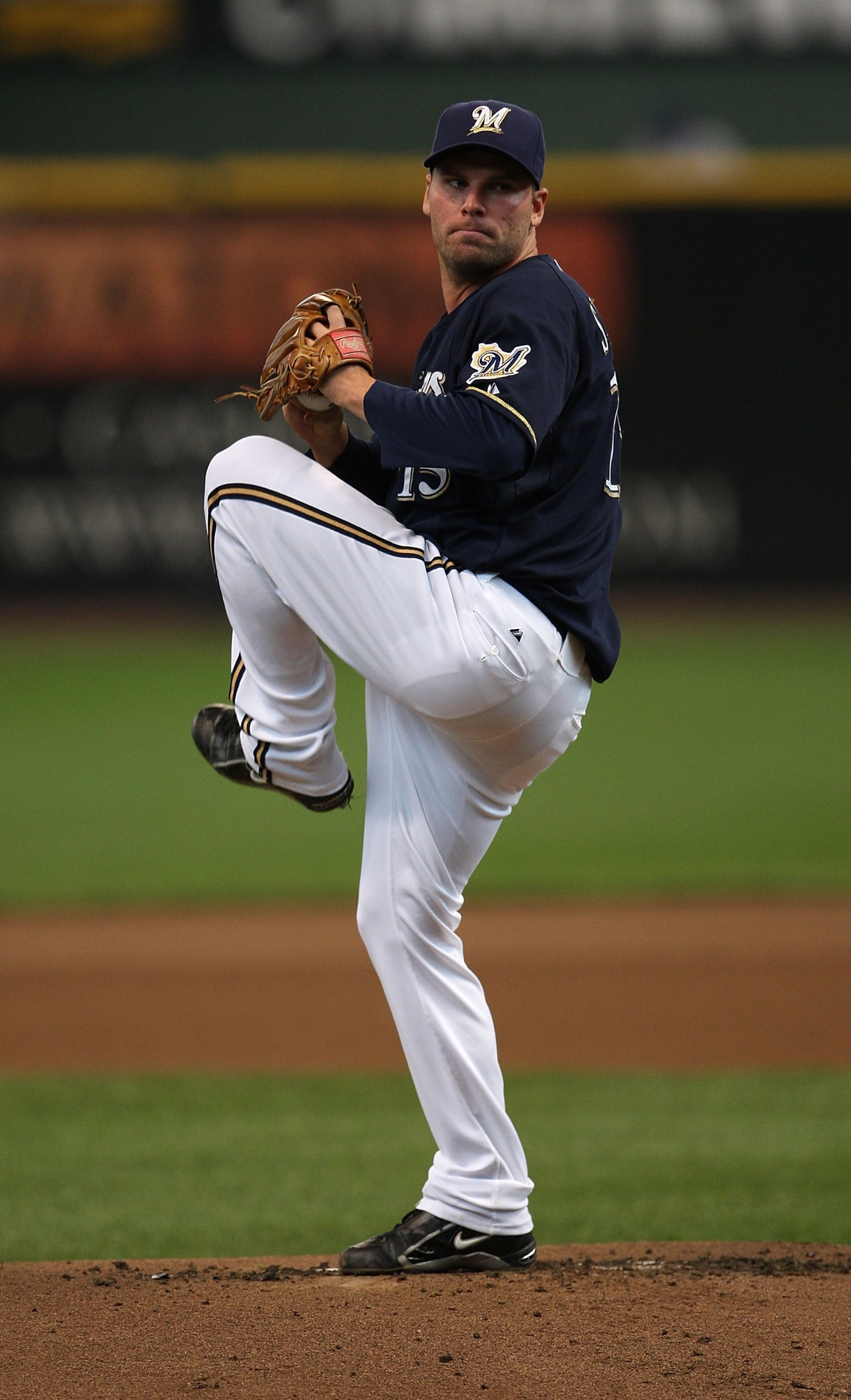 MILWAUKEE - MAY 15: Ben Sheets #15 of the Milwaukee Brewers delivers the ball against the Los Angeles Dodgers on May 15, 2008 at Miller Park in Milwaukee, Wisconsin. The Dodgers defeated the Brewers 7-2. (Photo by Jonathan Daniel/Getty Images)