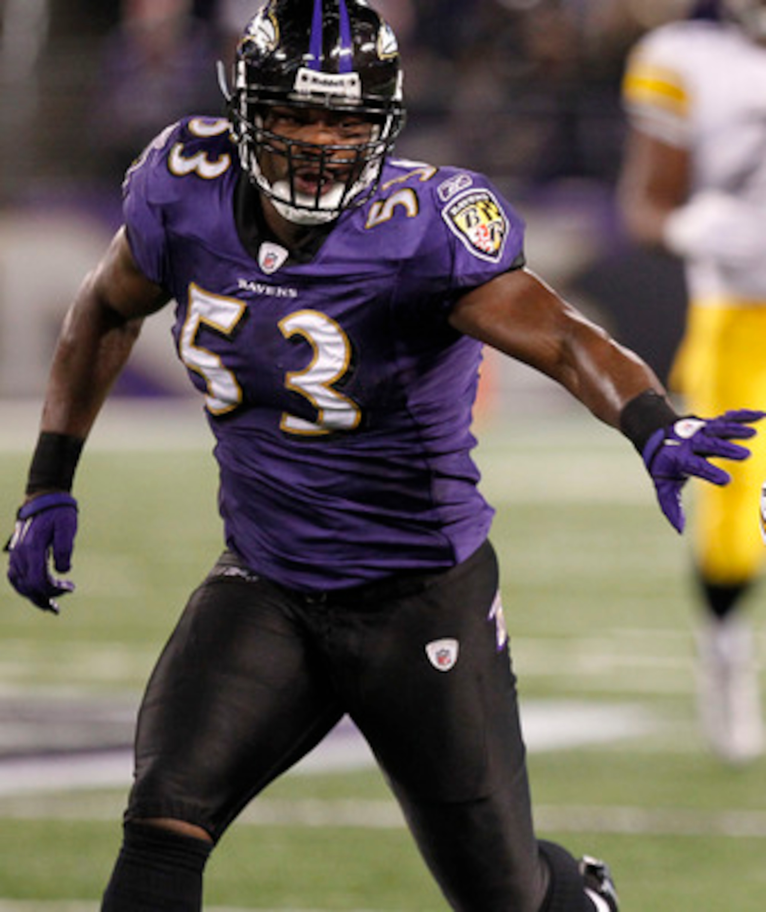 BALTIMORE, MD - DECEMBER 05:  Jameel McClain #53 of the Baltimore Ravens runs against the Pittsburgh Steelers at M&T Bank Stadium on December 5, 2010 in Baltimore, Maryland.  (Photo by Geoff Burke/Getty Images)