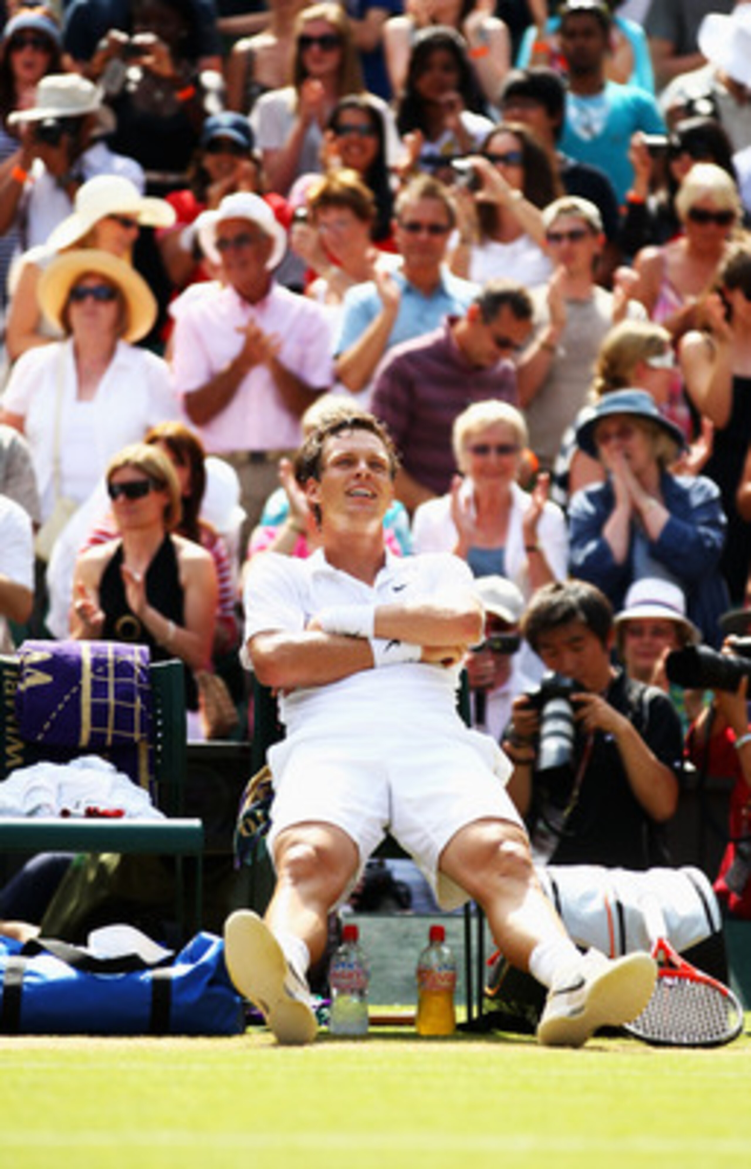 LONDON, ENGLAND - JUNE 30:  Tomas Berdych of Czech Republic celebrates winning his Quarter Final match against Roger Federer of Switzerland on Day Nine of the Wimbledon Lawn Tennis Championships at the All England Lawn Tennis and Croquet Club on June 30, 