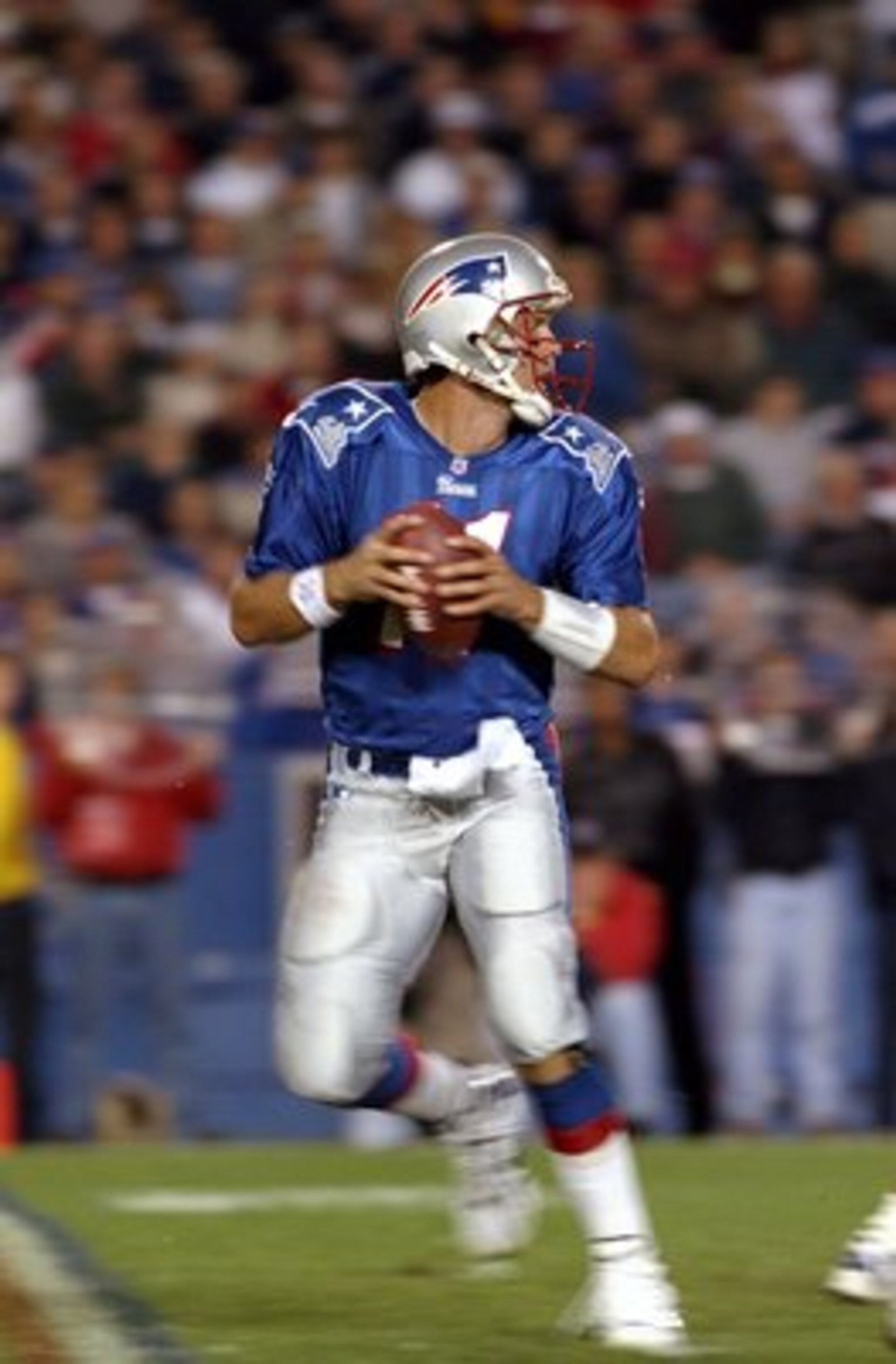 19 Oct 1998: Quarterback Drew Bledsoe #11 of the New England Patriots in action against the New York Jets at Foxboro Stadium in Foxboro, Massachusetts. The Jets defeated the Patriots 24-14.