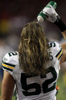 ATLANTA, GA - JANUARY 15:  Clay Matthews #52 of the Green Bay Packers squirts water on his face durign wamr ups against the Atlanta Falcons during their 2011 NFC divisional playoff game at Georgia Dome on January 15, 2011 in Atlanta, Georgia.  (Photo by S