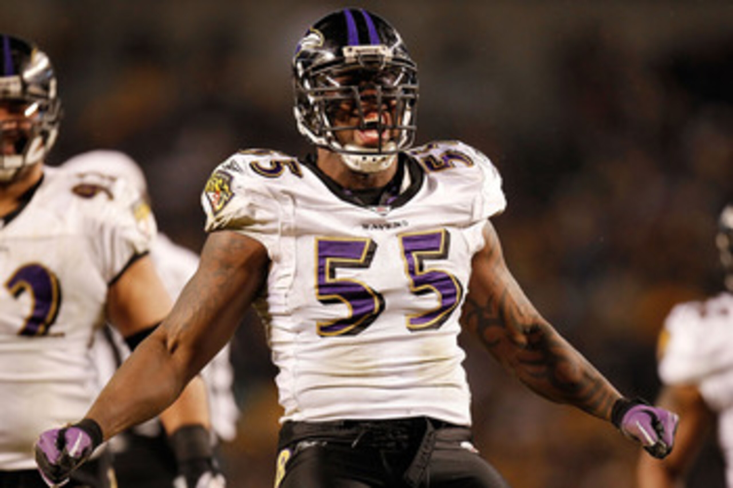 PITTSBURGH, PA - JANUARY 15: Linebacker Terrell Suggs #55 of the Baltimore Ravens reacts after sacking quarterback Ben Roethlisberger #7 of the Pittsburgh Steelers during the AFC Divisional Playoff Game at Heinz Field on January 15, 2011 in Pittsburgh, P PITTSBURGH, PA - JANUARY 15: Linebacker Terrell Suggs #55 of the Baltimore Ravens reacts after sacking quarterback Ben Roethlisberger #7 of the Pittsburgh Steelers during the AFC Divisional Playoff Game at Heinz Field on January 15, 2011 in Pittsburgh, P