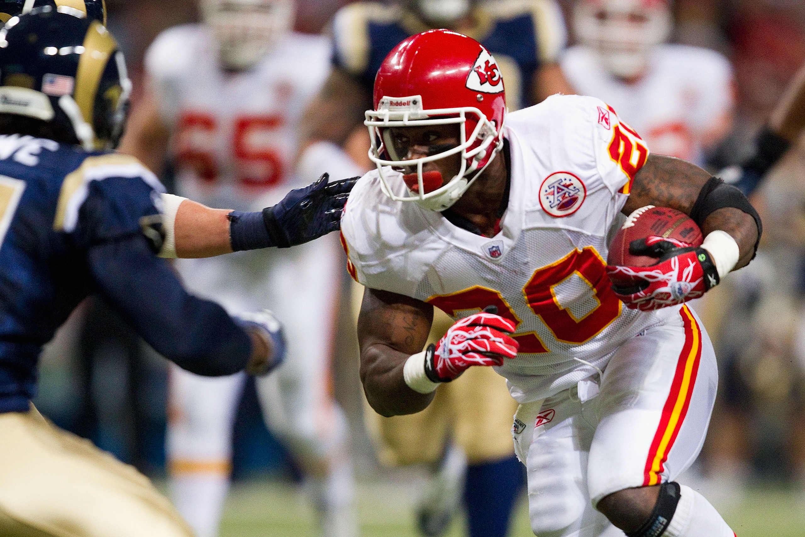 ST. LOUIS, MO - DECEMBER 19: Thomas Jones #20 of the Kansas City Chiefs rushes against the St. Louis Rams at the Edward Jones Dome on December 19, 2010 in St. Louis, Missouri.  The Chiefs beat the Rams 27-13.  (Photo by Dilip Vishwanat/Getty Images)