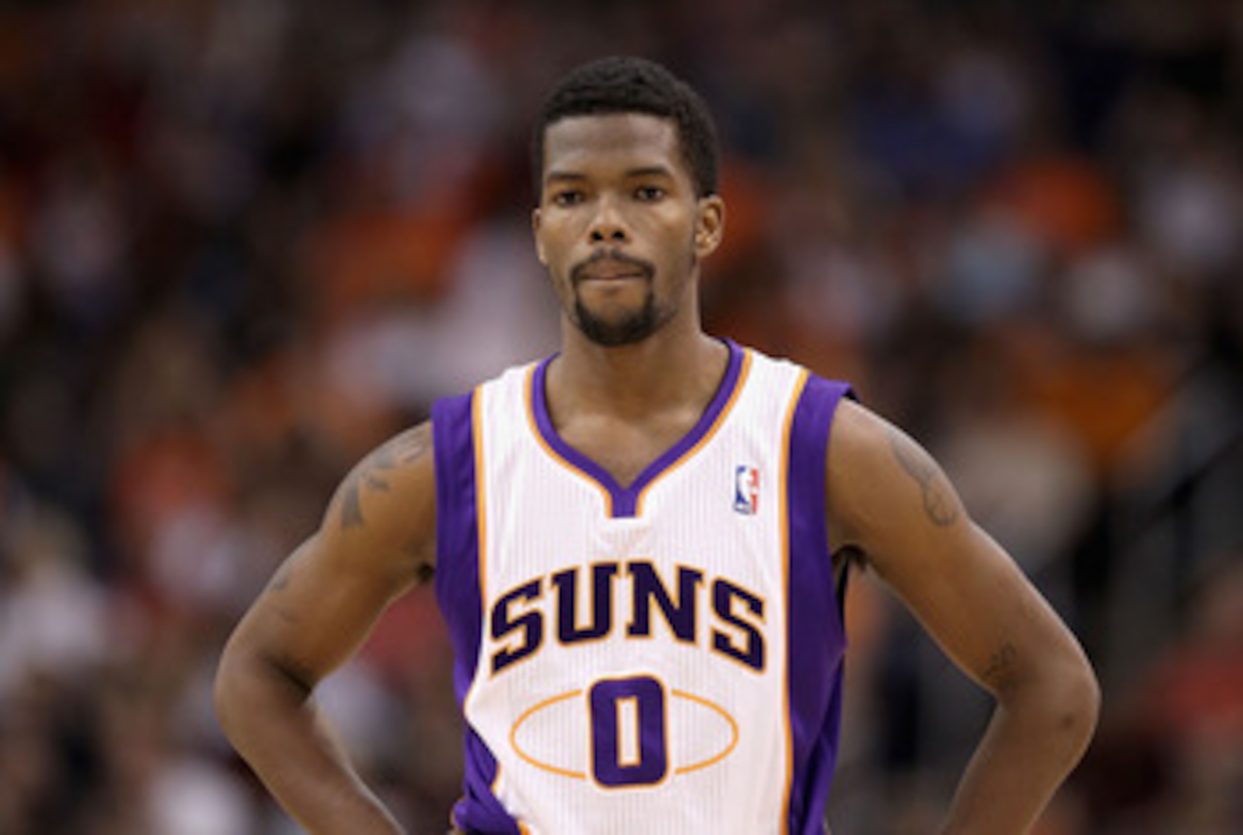 PHOENIX, AZ - MARCH 30:  Aaron Brooks #0 of the Phoenix Suns during the NBA game against the Oklahoma City Thunder at US Airways Center on March 30, 2011 in Phoenix, Arizona.  The Thunder defeated the Suns 116-98. NOTE TO USER: User expressly acknowledges