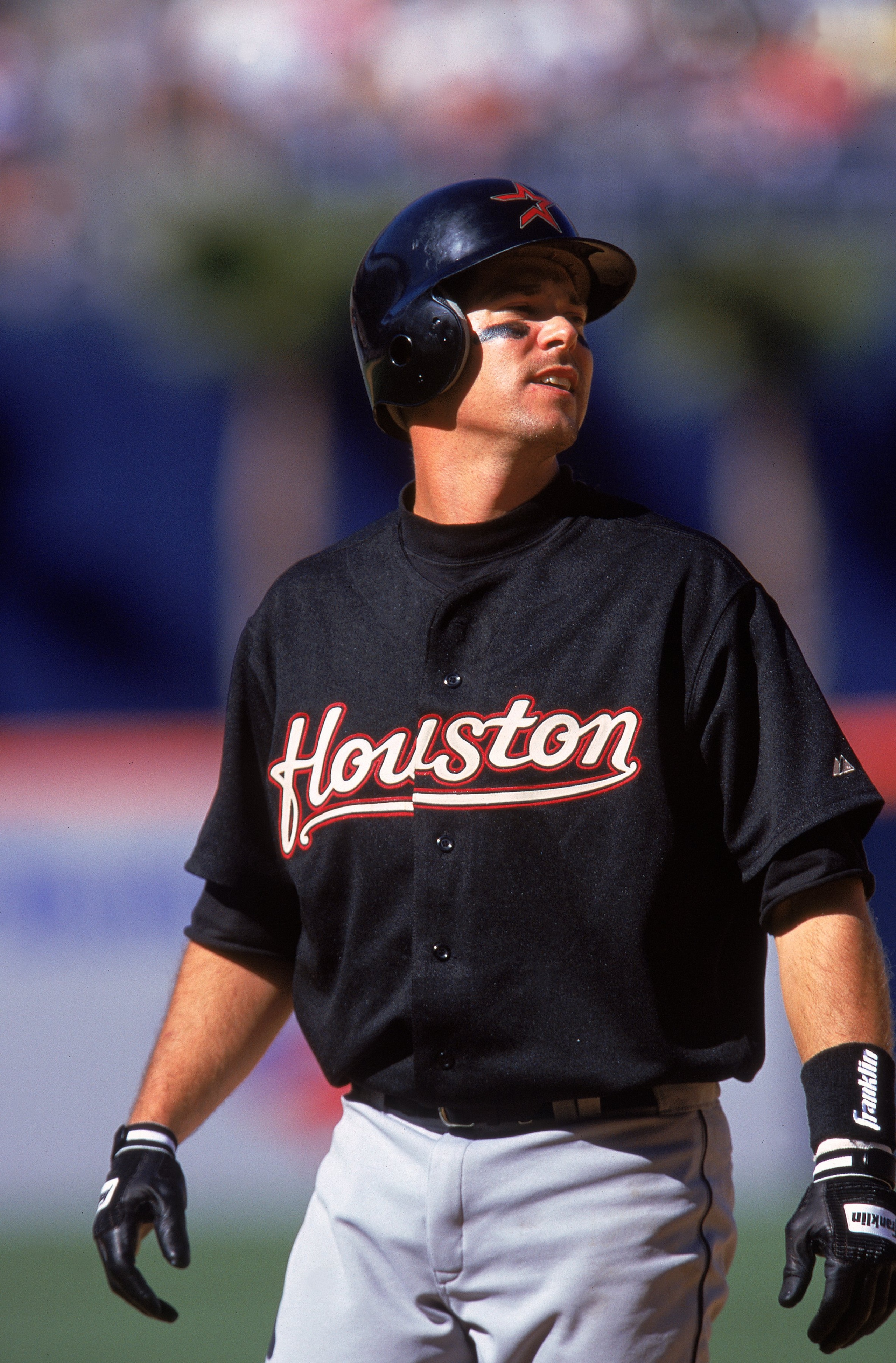 16 Apr 2000:  Bill Spiers #28 of the Houston Astros looks on during the game against the San Diego Padres at Qualcomm Stadium in San Diego, California. The Padres defeated the Astros 13-3. Mandatory Credit: Stephen Dunn  /Allsport