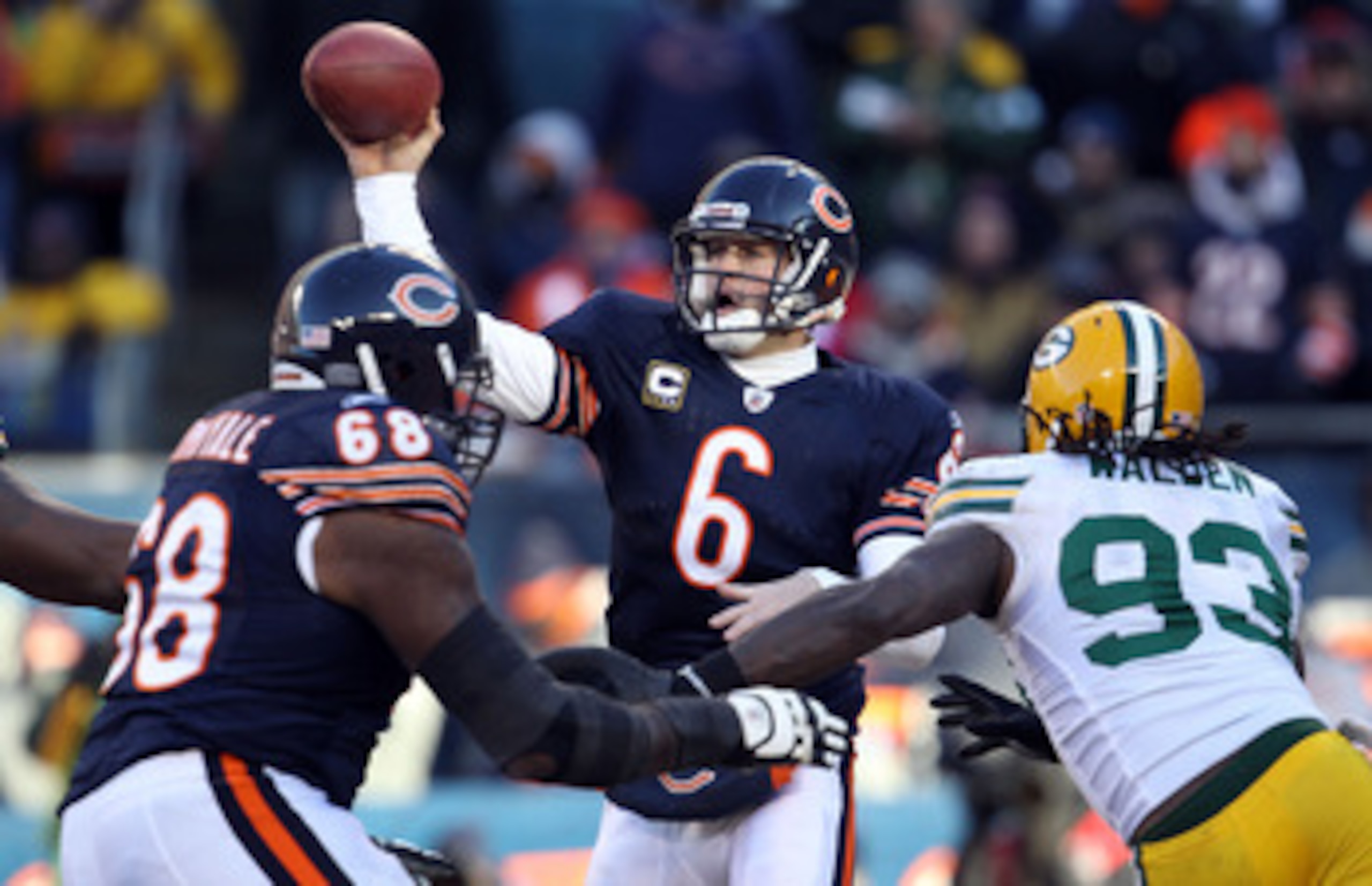 CHICAGO, IL - JANUARY 23:  Quarterback Jay Cutler #6 of the Chicago Bears throws the ball against the Green Bay Packers in the NFC Championship Game at Soldier Field on January 23, 2011 in Chicago, Illinois.  (Photo by Jonathan Daniel/Getty Images)