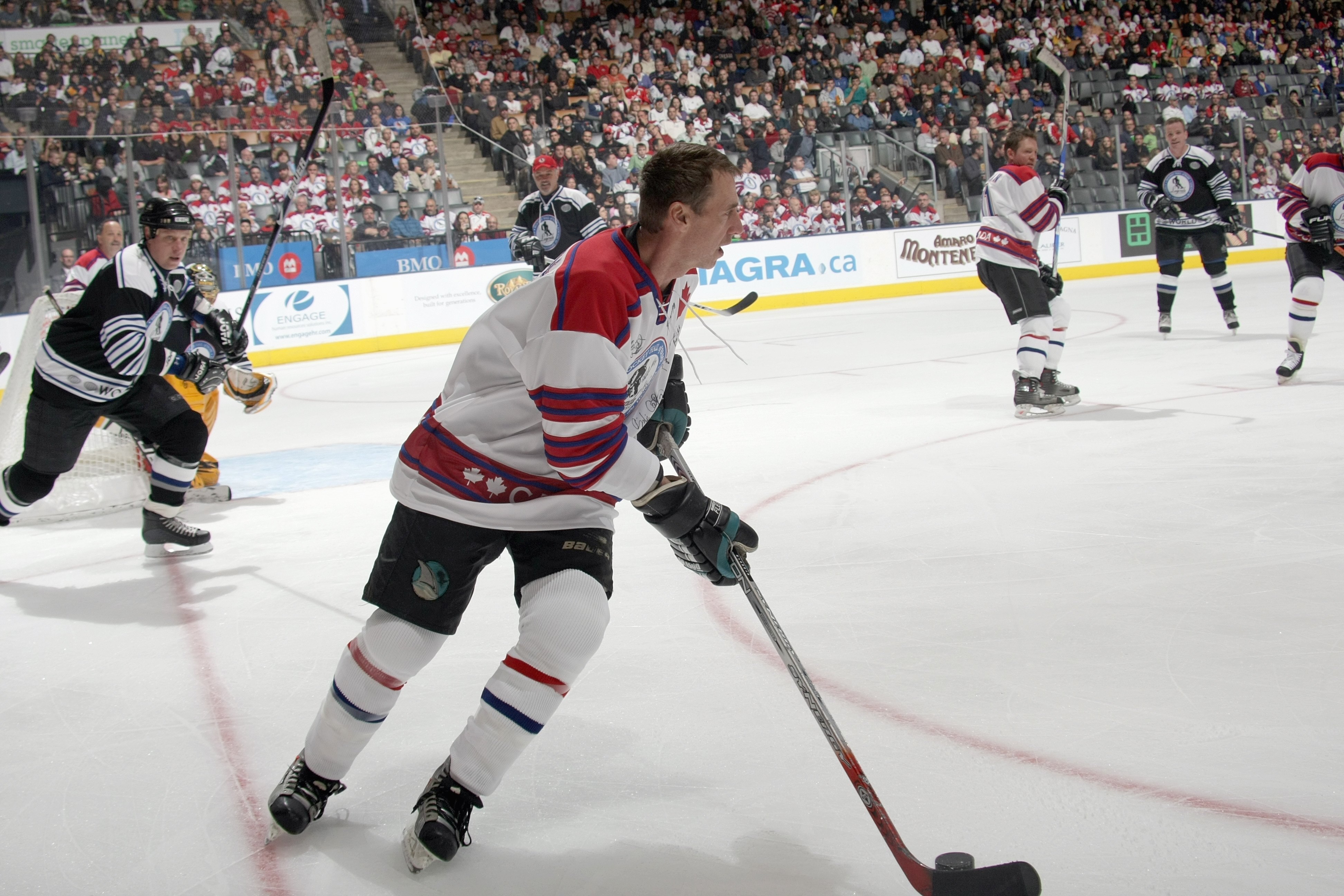TORONTO, ON - NOVEMBER 08:  Bernie Nicholls #9 skates at the Hockey Hall of Fame Legends Game at the Air Canada Centre on November 8, 2009 in Toronto, Canada.  (Photo by Bruce Bennett/Getty Images)