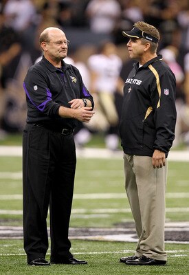 NEW ORLEANS - SEPTEMBER 09:  Head coach Sean Payton (R) of the New Orleans Saints talks with head coach Brad Childress of the Minnesota Vikings at Louisiana Superdome on September 9, 2010 in New Orleans, Louisiana.  (Photo by Ronald Martinez/Getty Images)