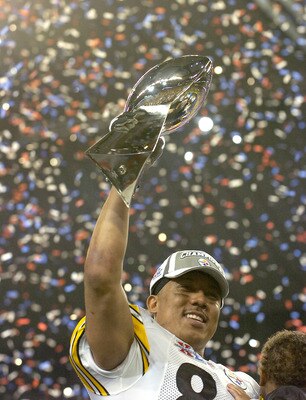 Steelers Hines Ward, who won the MVP, holds the Vince Lombardi trophy after the Steelers won Super Bowl XL between the Pittsburgh Steelers and Seattle Seahawks at Ford Field in Detroit, Michigan on February 5, 2006. (Photo by A. Messerschmidt/Getty Images
