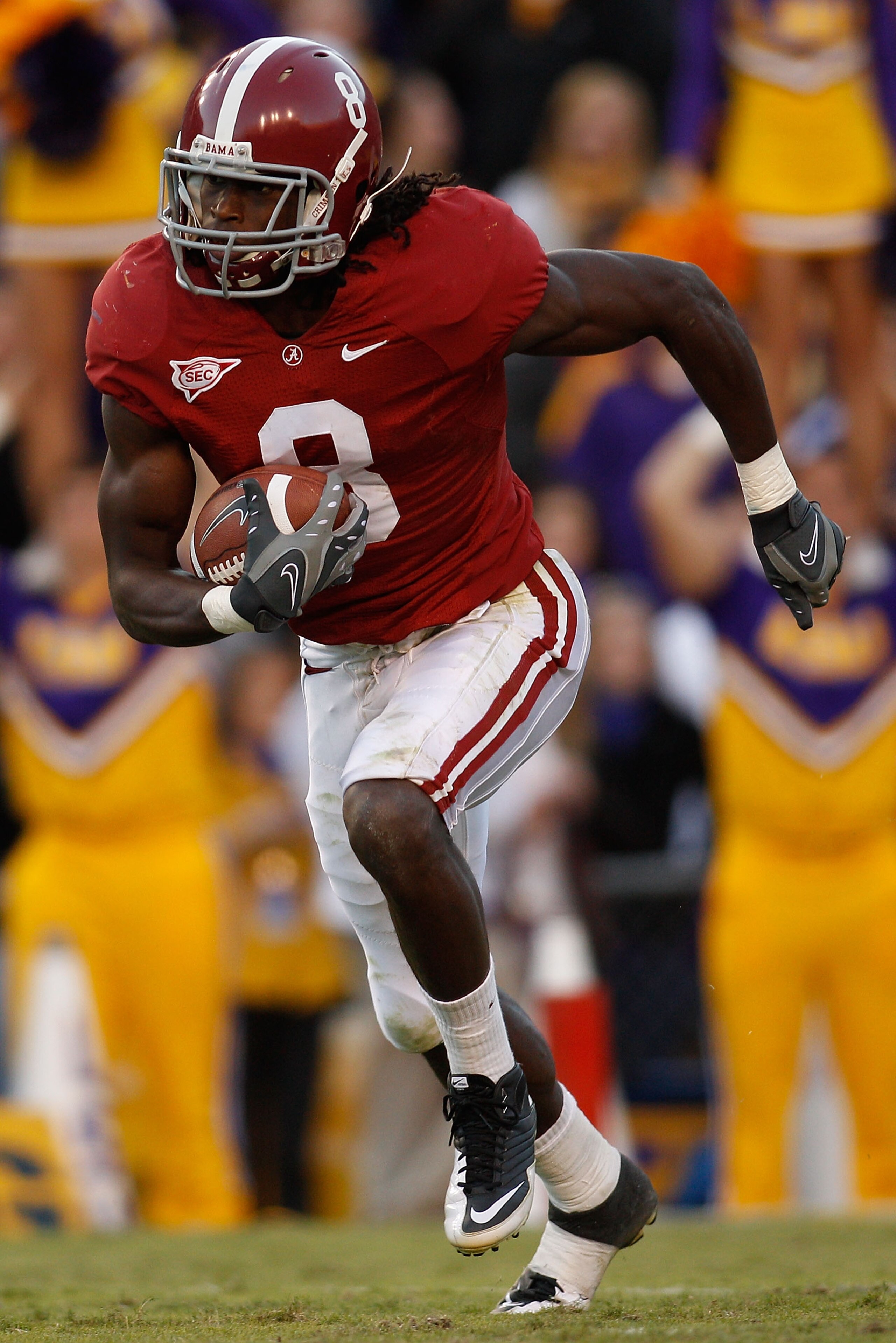 BATON ROUGE, LA - NOVEMBER 06: Julio Jones #8 of the Alabama Crimson Tide in action during the game against the Louisiana State University Tigers at Tiger Stadium on November 6, 2010 in Baton Rouge, Louisiana. The Tigers defeated the Crimson Tide 24-21. BATON ROUGE, LA - NOVEMBER 06: Julio Jones #8 of the Alabama Crimson Tide in action during the game against the Louisiana State University Tigers at Tiger Stadium on November 6, 2010 in Baton Rouge, Louisiana. The Tigers defeated the Crimson Tide 24-21.