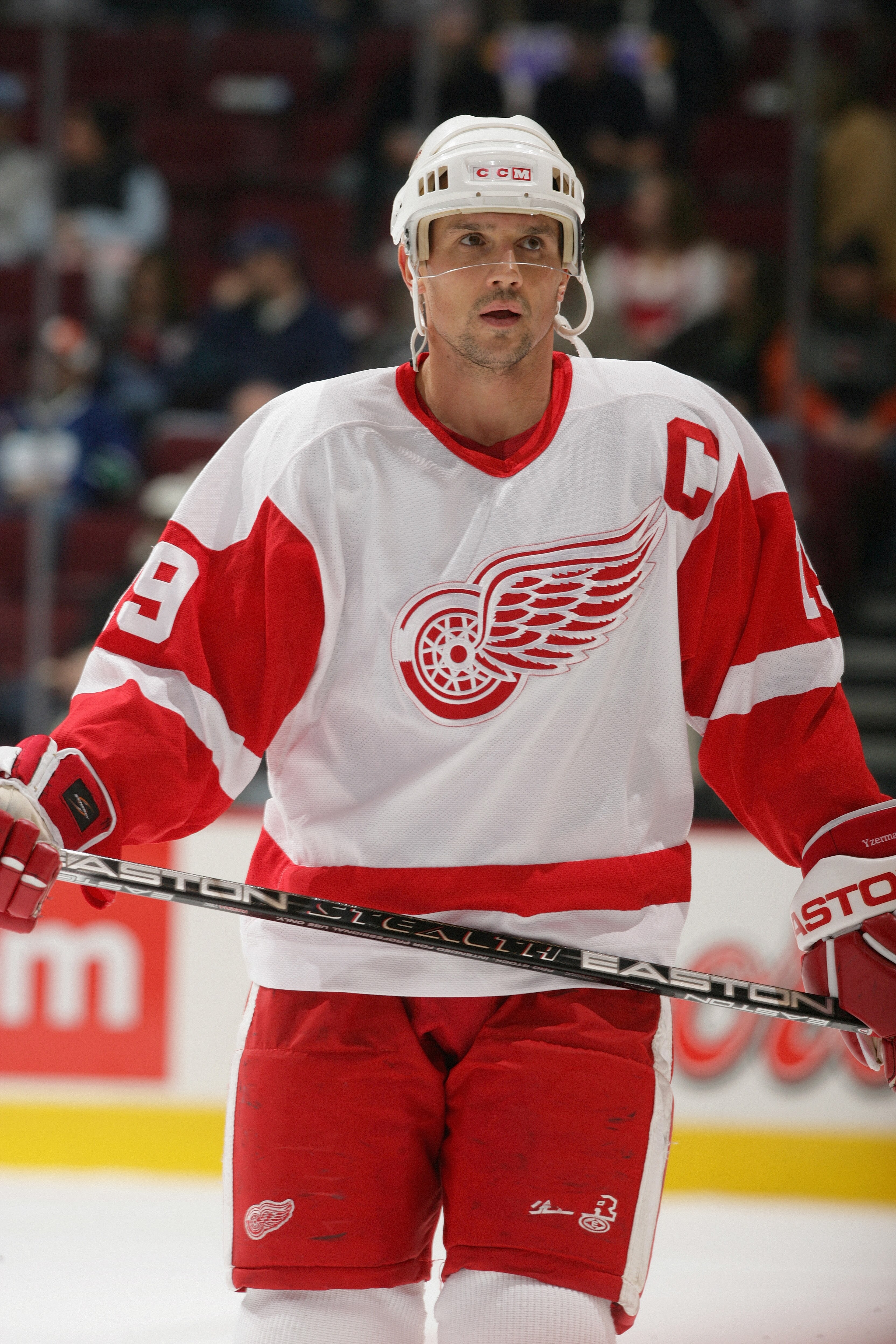 VANCOUVER, CANADA - NOVEMBER 13:  Steve Yzerman #19 of the Detroit Red Wings warms up prior to taking on the Vancouver Canucks in an NHL game at General Motors Place on November 13, 2005 in Vancouver, British Columbia, Canada.  The Canucks defeated the De