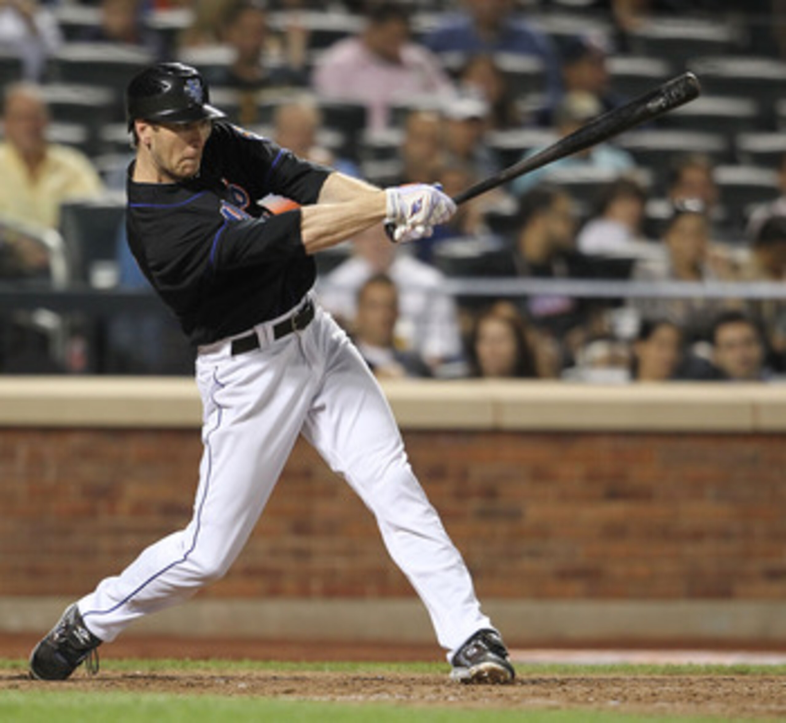 NEW YORK, NY - JUNE 03: Jason Bay of the New York Mets against the Atlanta Braves at Citi Field on June 3, 2011 in the Flushing neighborhood of the Queens borough of New York City.  (Photo by Nick Laham/Getty Images)