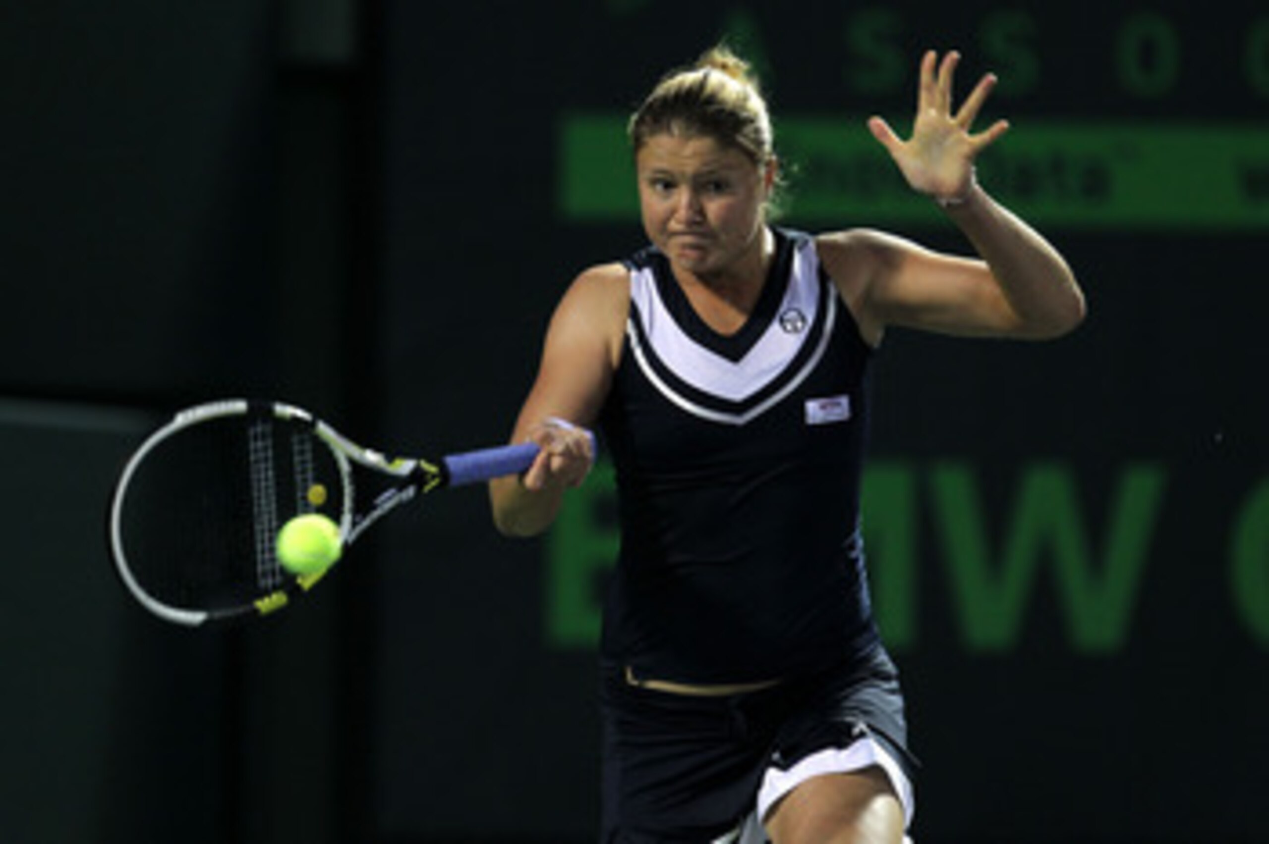 KEY BISCAYNE, FL - MARCH 23: Dinara Safina of Russia returns against Jelena Dokic of Australia during the Sony Ericsson Open at Crandon Park Tennis Center on March 23, 2011 in Key Biscayne, Florida. (Photo by Al Bello/Getty Images) KEY BISCAYNE, FL - MARCH 23: Dinara Safina of Russia returns against Jelena Dokic of Australia during the Sony Ericsson Open at Crandon Park Tennis Center on March 23, 2011 in Key Biscayne, Florida. (Photo by Al Bello/Getty Images)